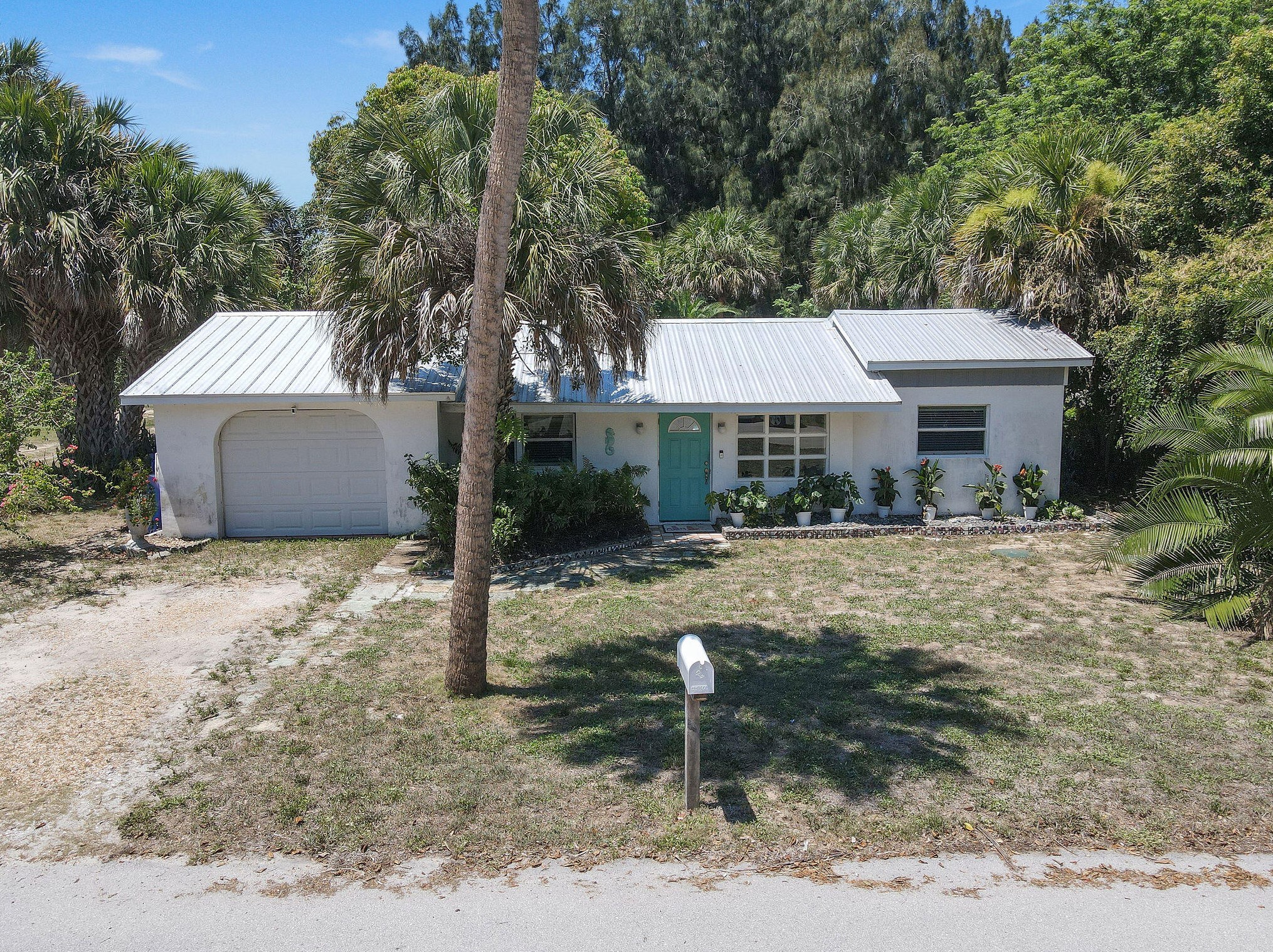 850 5th Pl, Vero Beach, FL 32962-1597