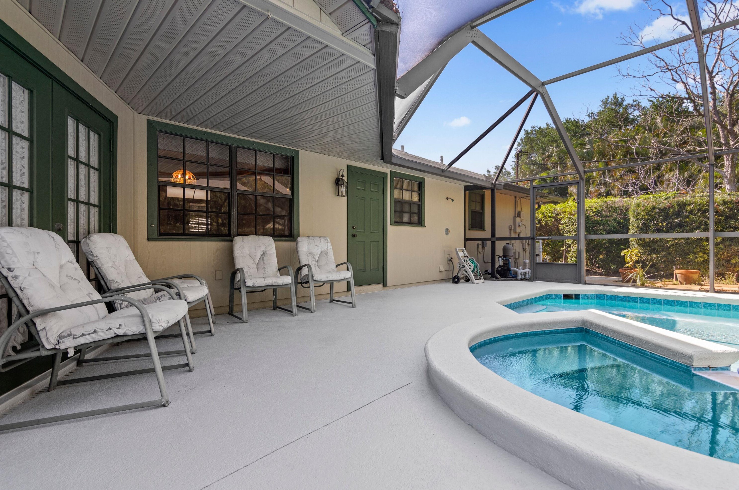 410 45 Ave, Vero Beach FL 32966-2317 exterior