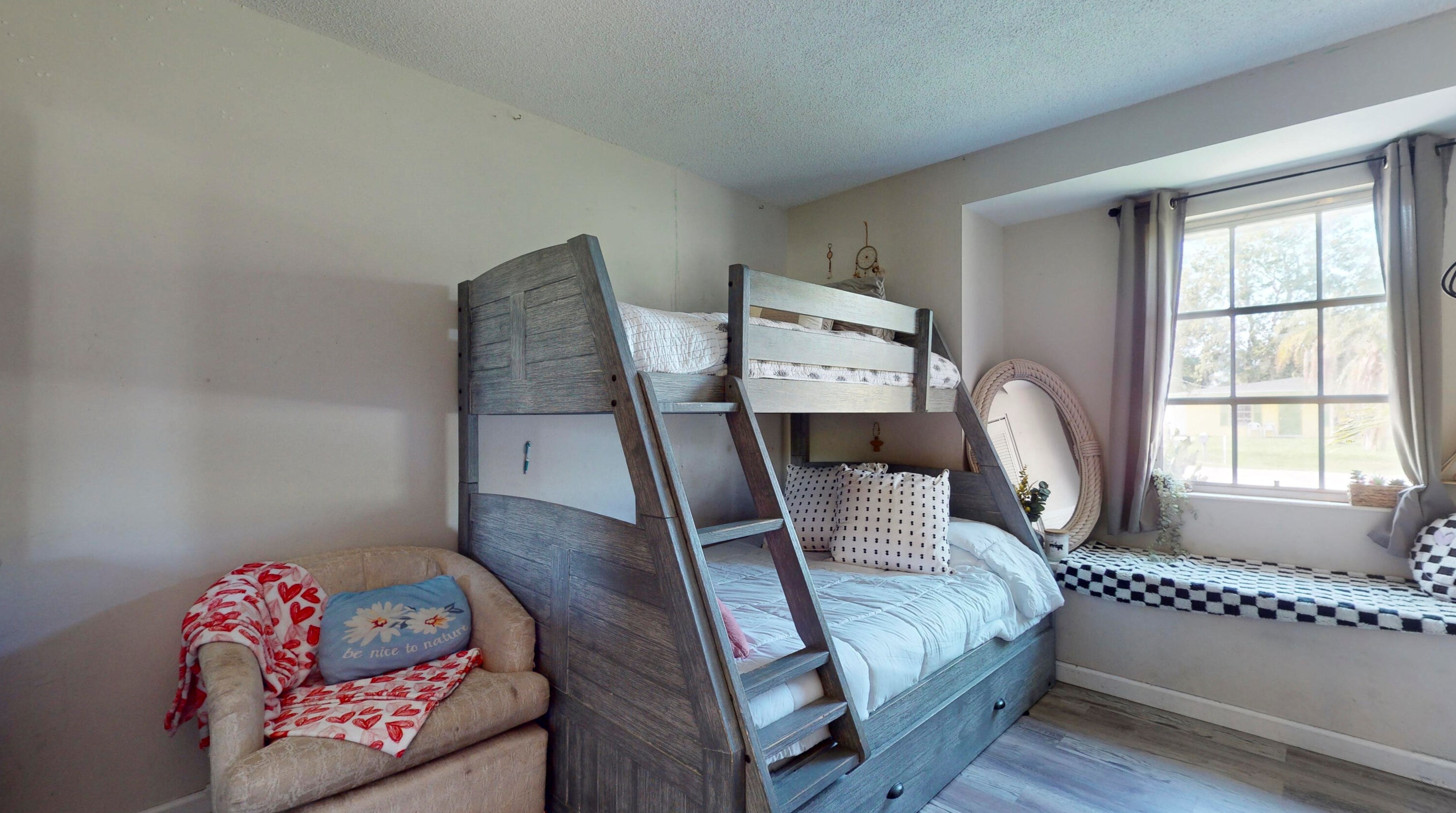 102 Lakehurst, Fort Pierce FL 34983-2545 exterior