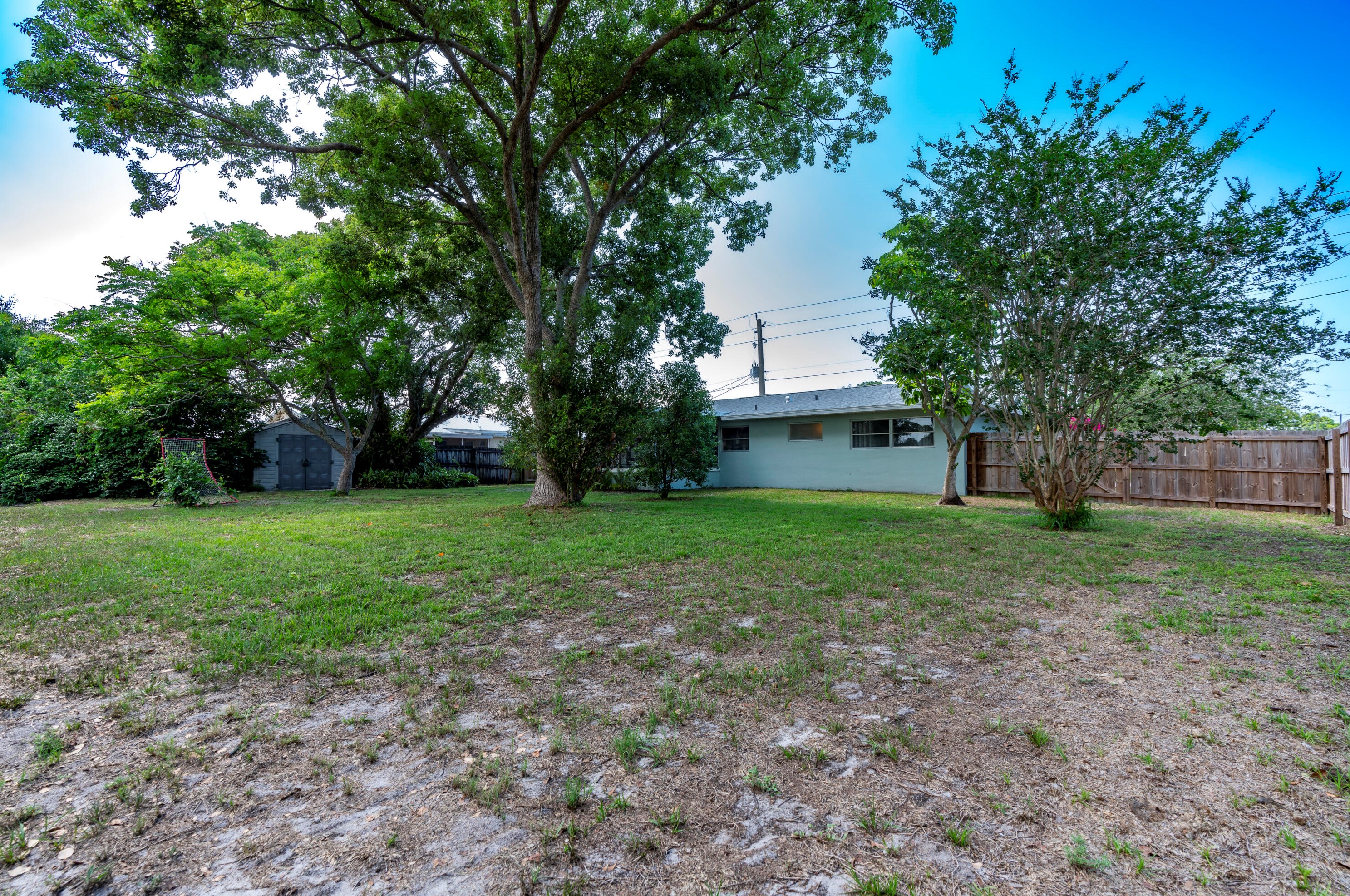 102 Lakehurst, Fort Pierce FL 34983-2545 exterior