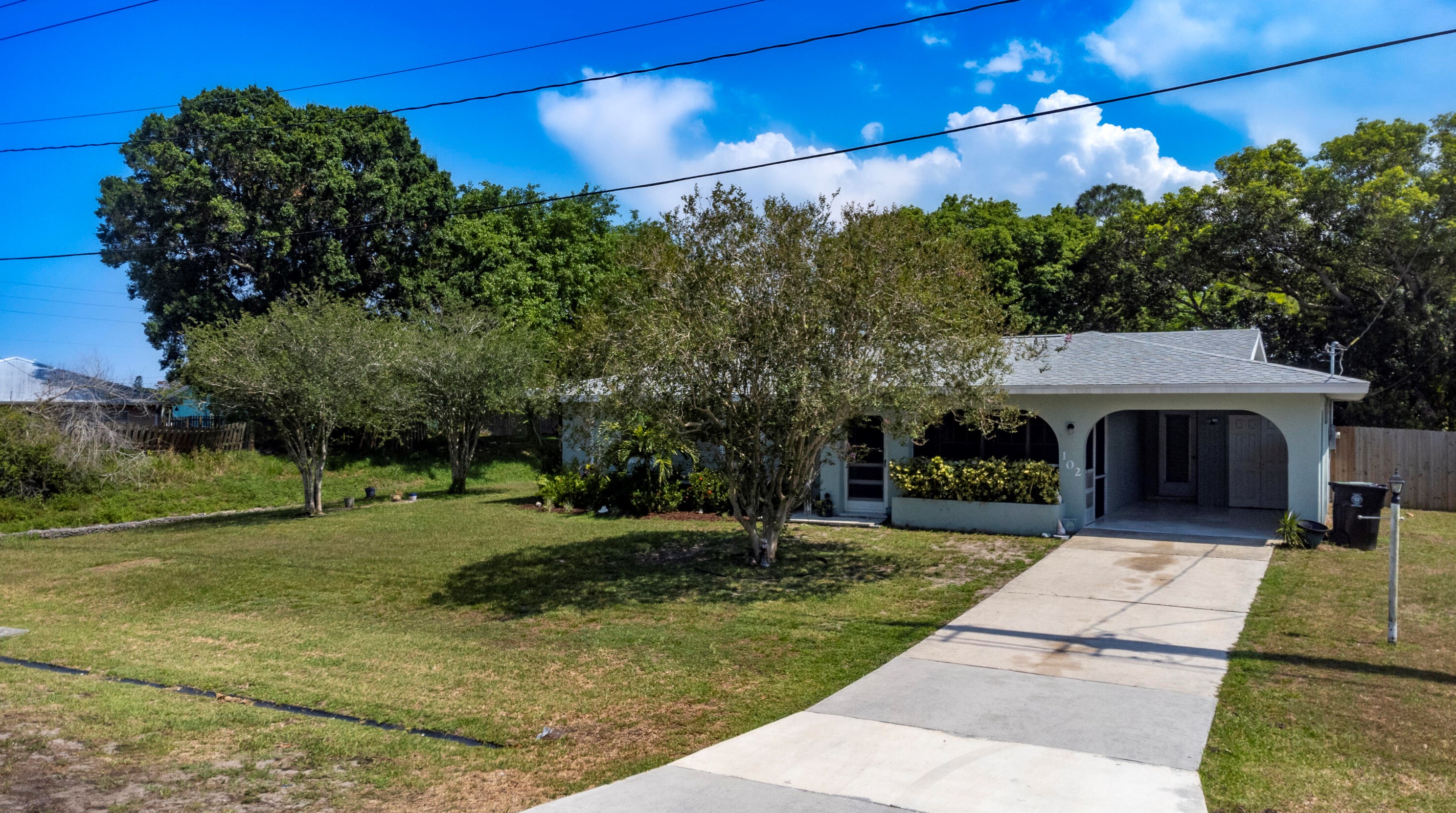 102 Lakehurst, Fort Pierce FL 34983-2545 exterior