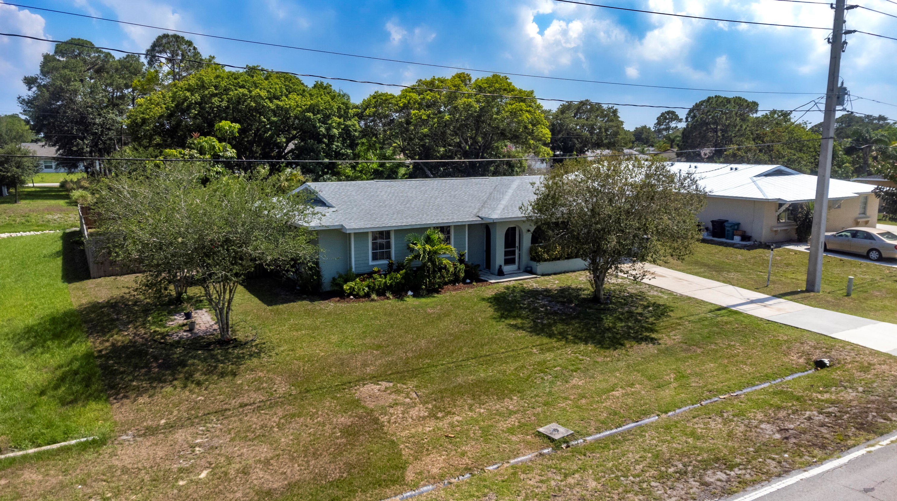 102 Lakehurst, Fort Pierce FL 34983-2545 exterior