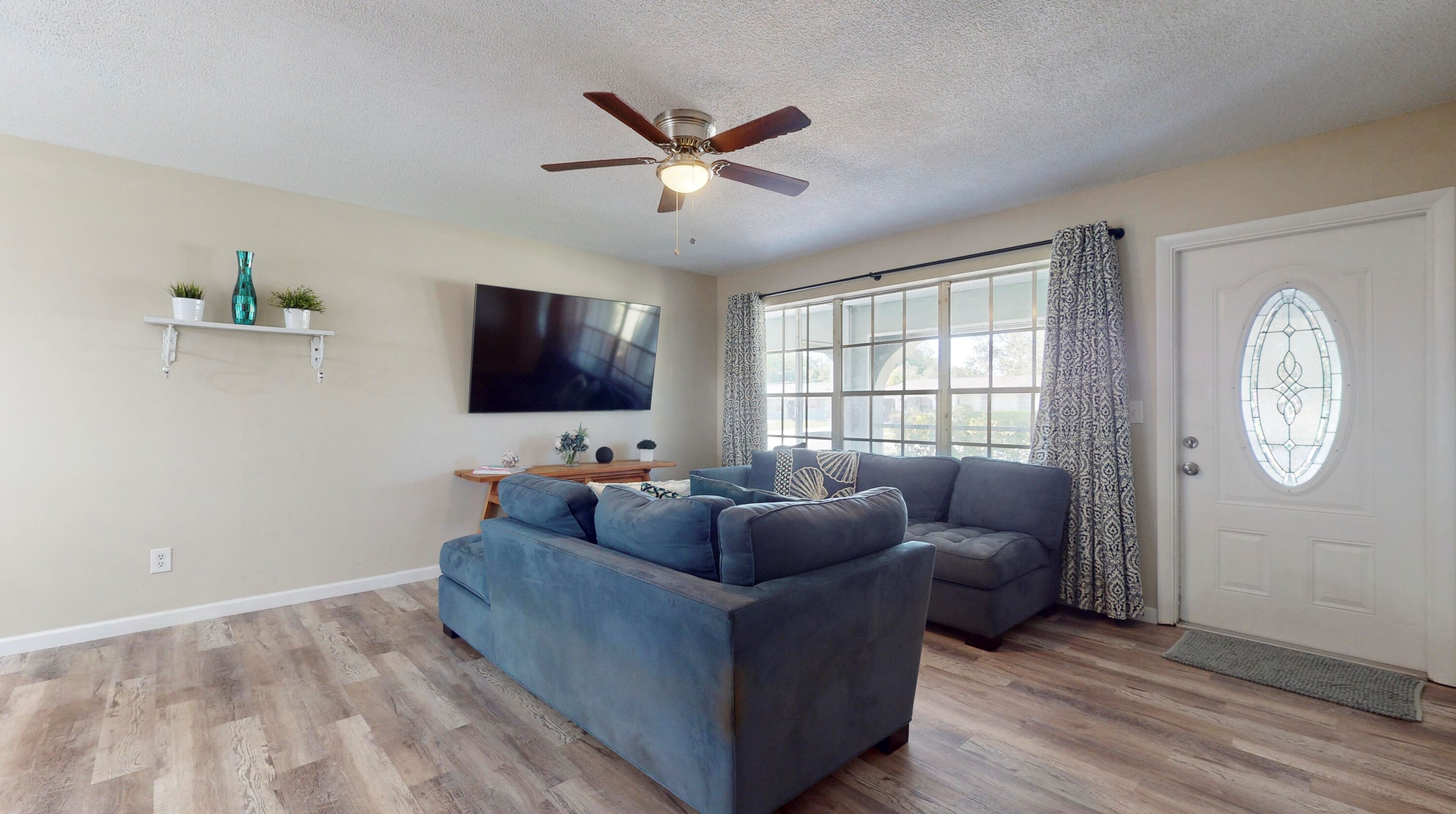 102 Lakehurst, Fort Pierce FL 34983-2545 exterior