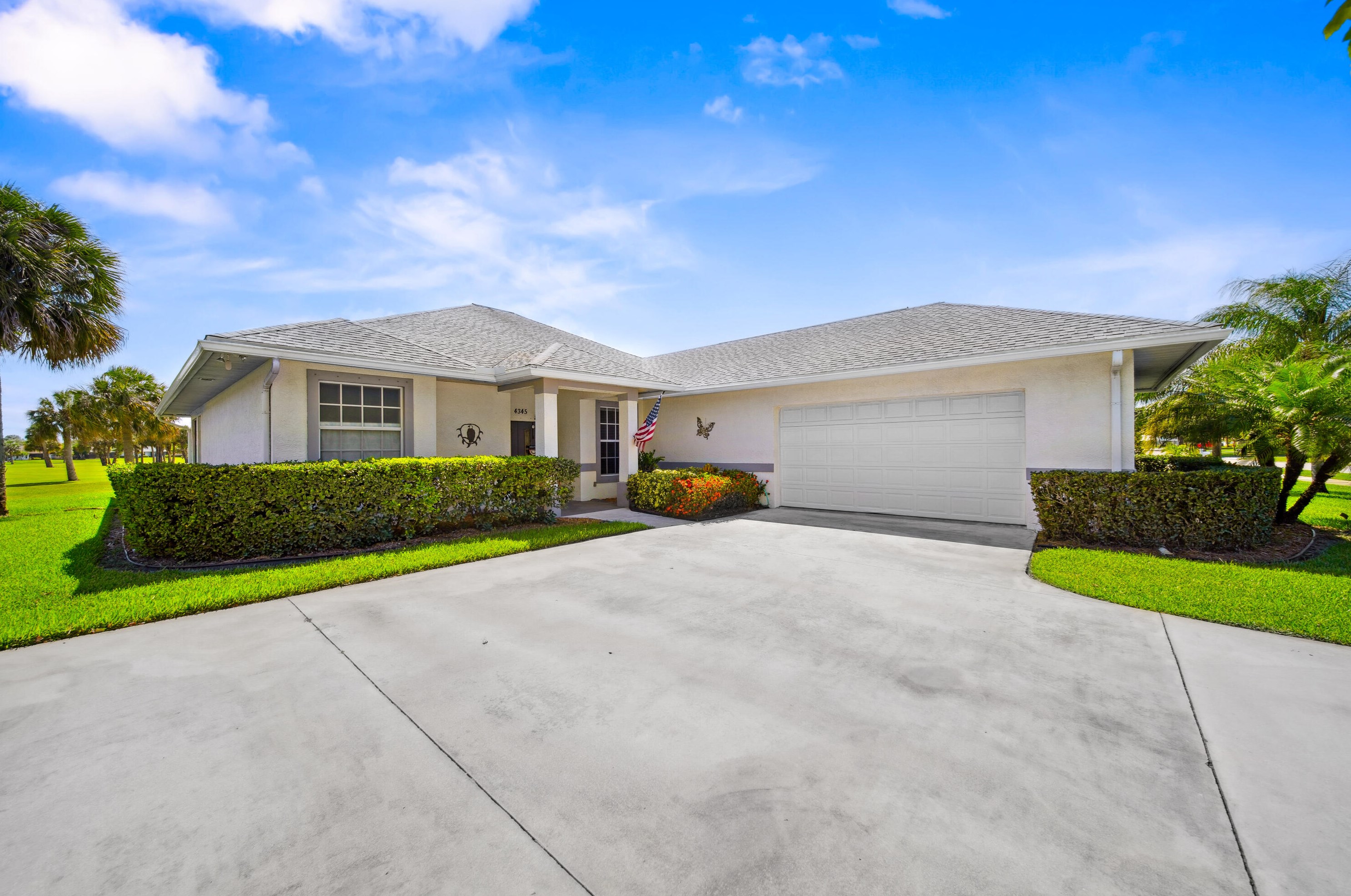 4345 Gator Trace Cir, Fort Pierce, FL 34982-6804