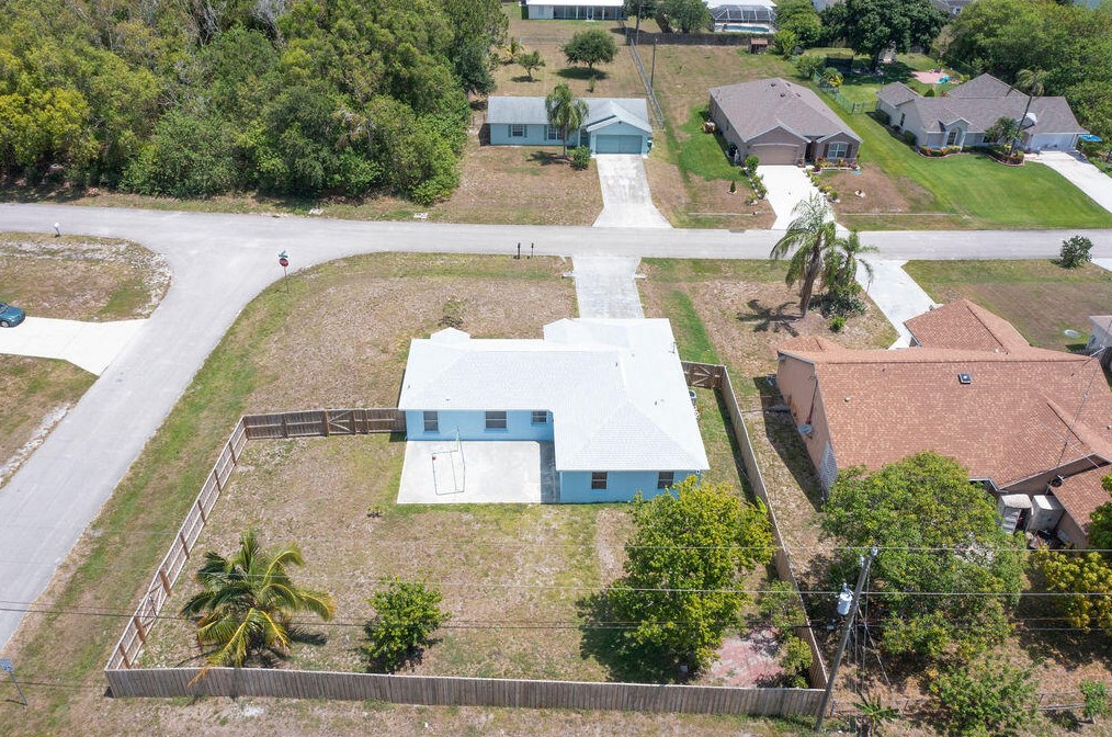 486 Souris Ave, Fort Pierce FL  34953-6272 exterior