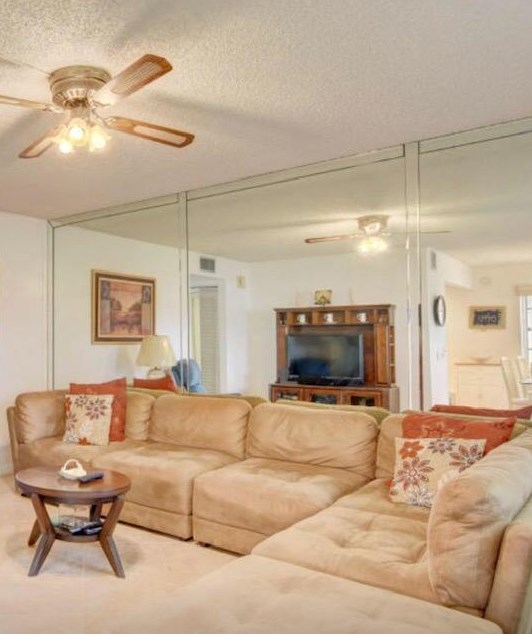 55 Capri B, Delray Beach FL  33484-7910 exterior