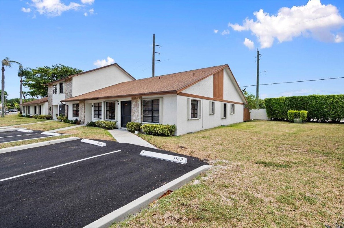 1160 Parkside Green Dr, West Palm Beach, FL 33415-1494