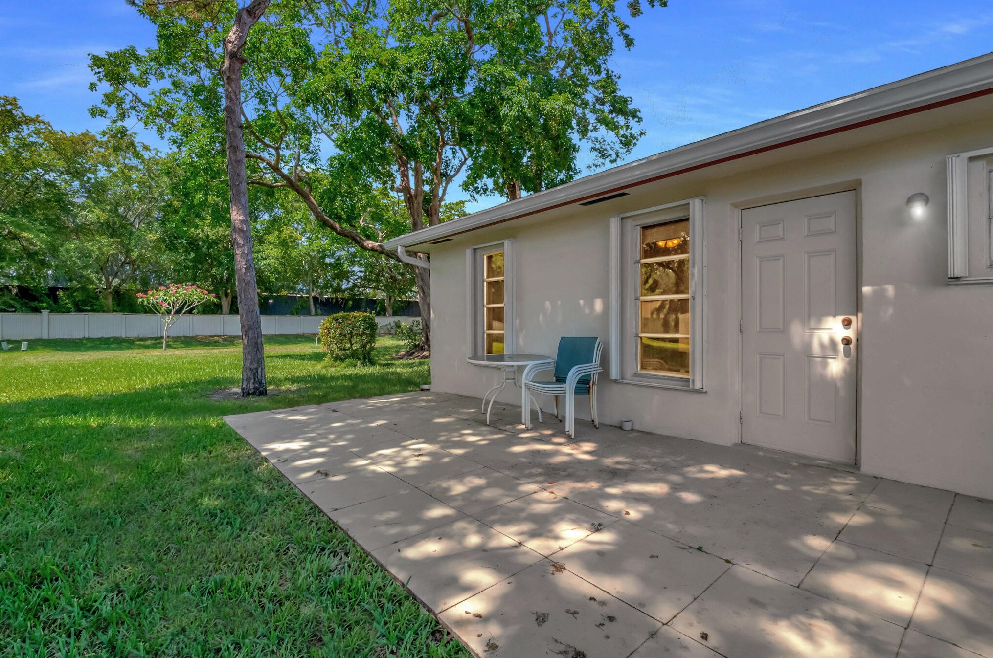 5220 3rd St, Delray Beach, FL 33445-2732