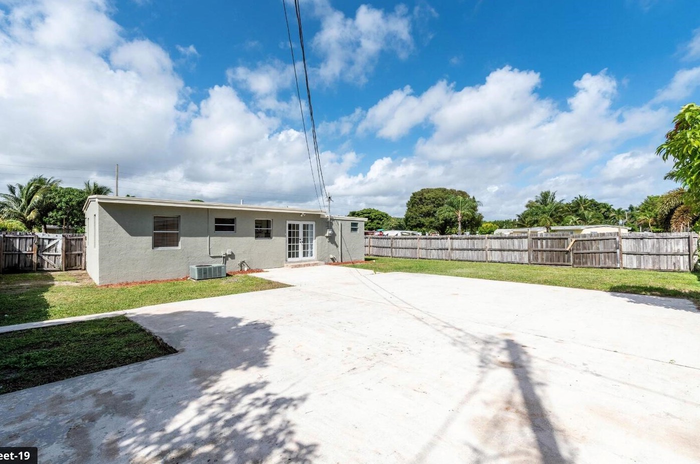 3890 Orange St, Lake Worth, FL 33462-5130