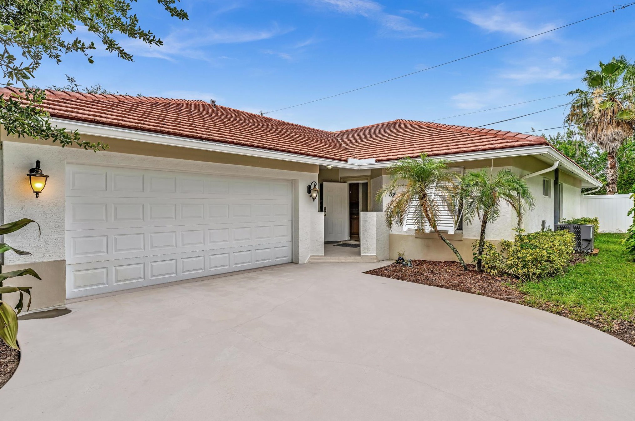 52 Lariat Cir, Boca Raton, FL 33487-1577