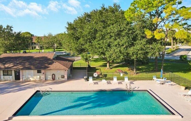 6459 Chasewood Dr, Jupiter FL  33458-5829 exterior