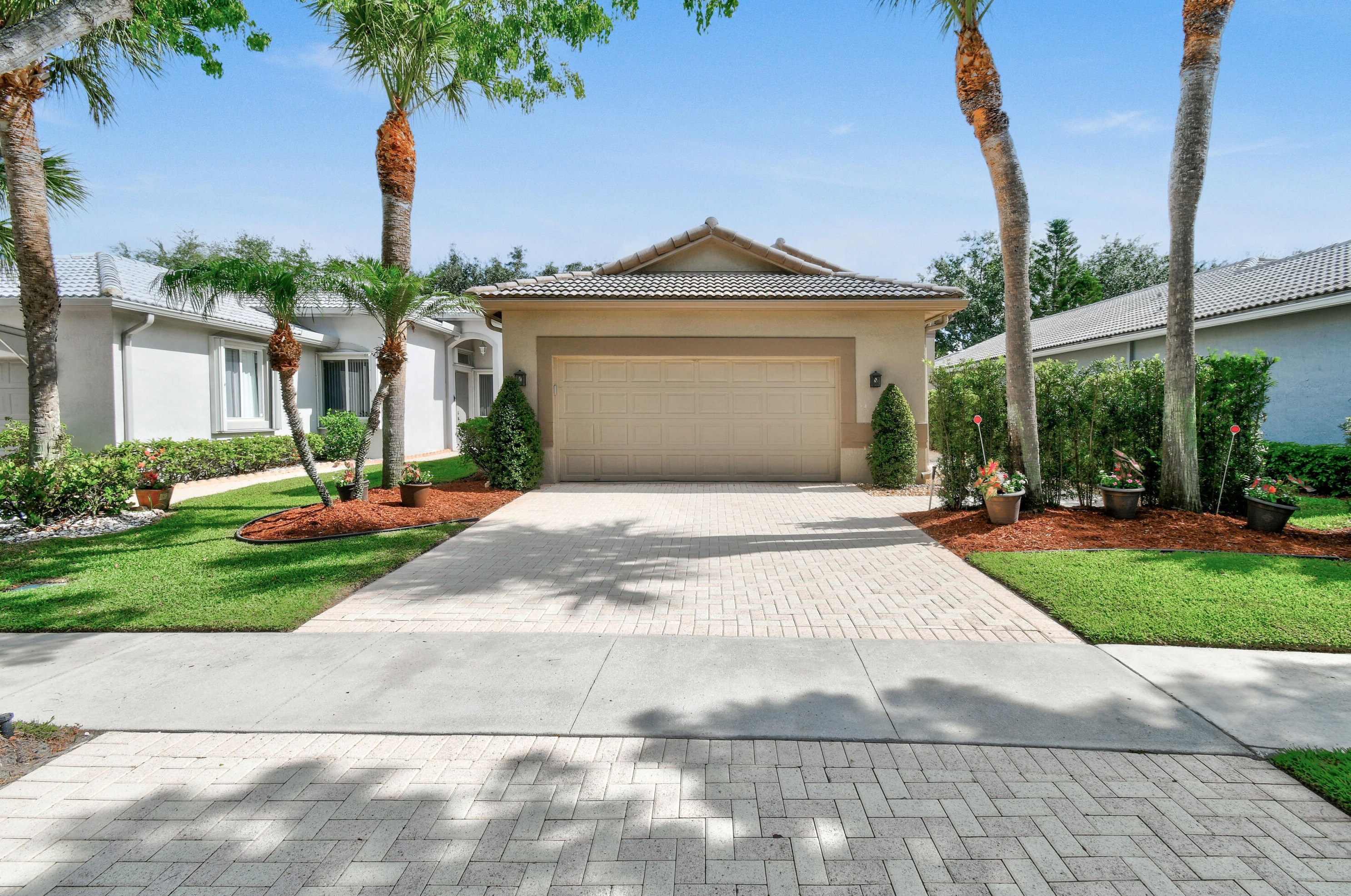 9080 Bay Point Cir, West Palm Beach, FL 33411-5146