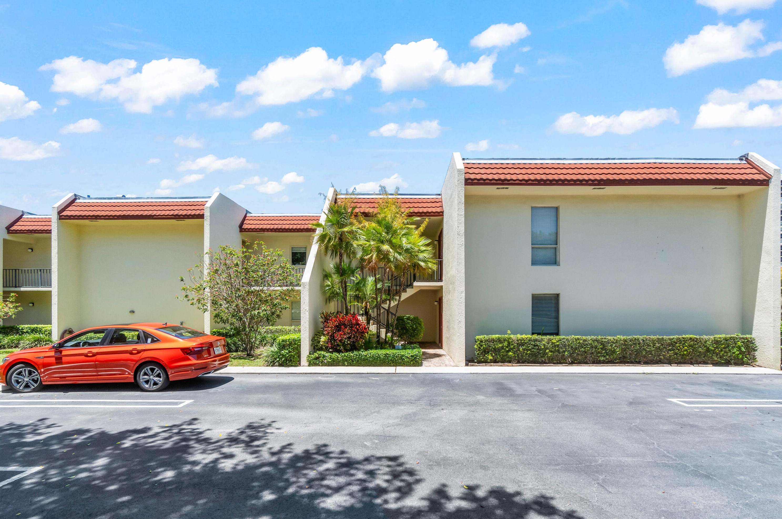 1707 Consulate Pl, West Palm Beach, FL 33401-1849