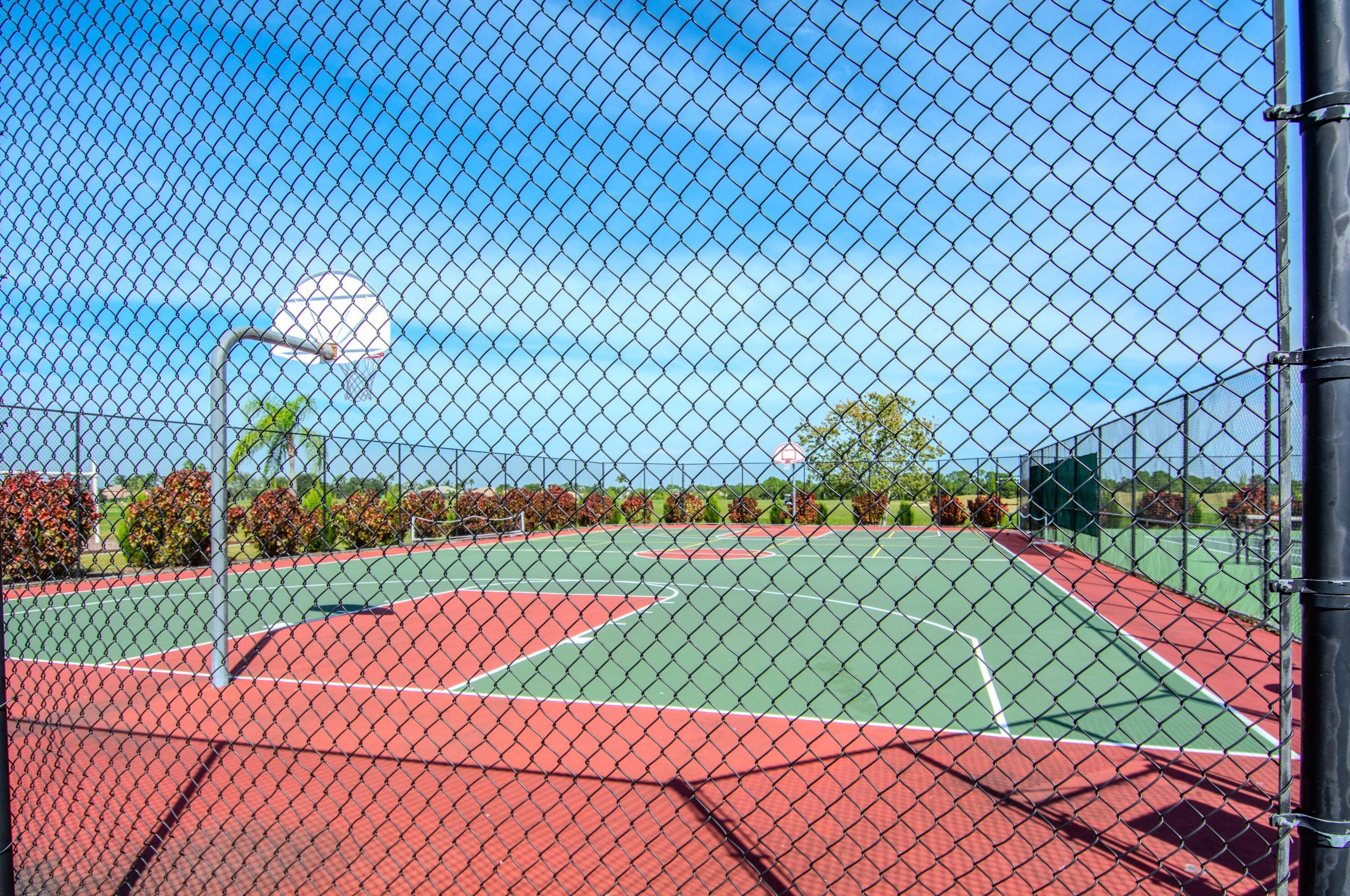 466 Dover Ct, Fort Pierce FL  34983-3414 exterior