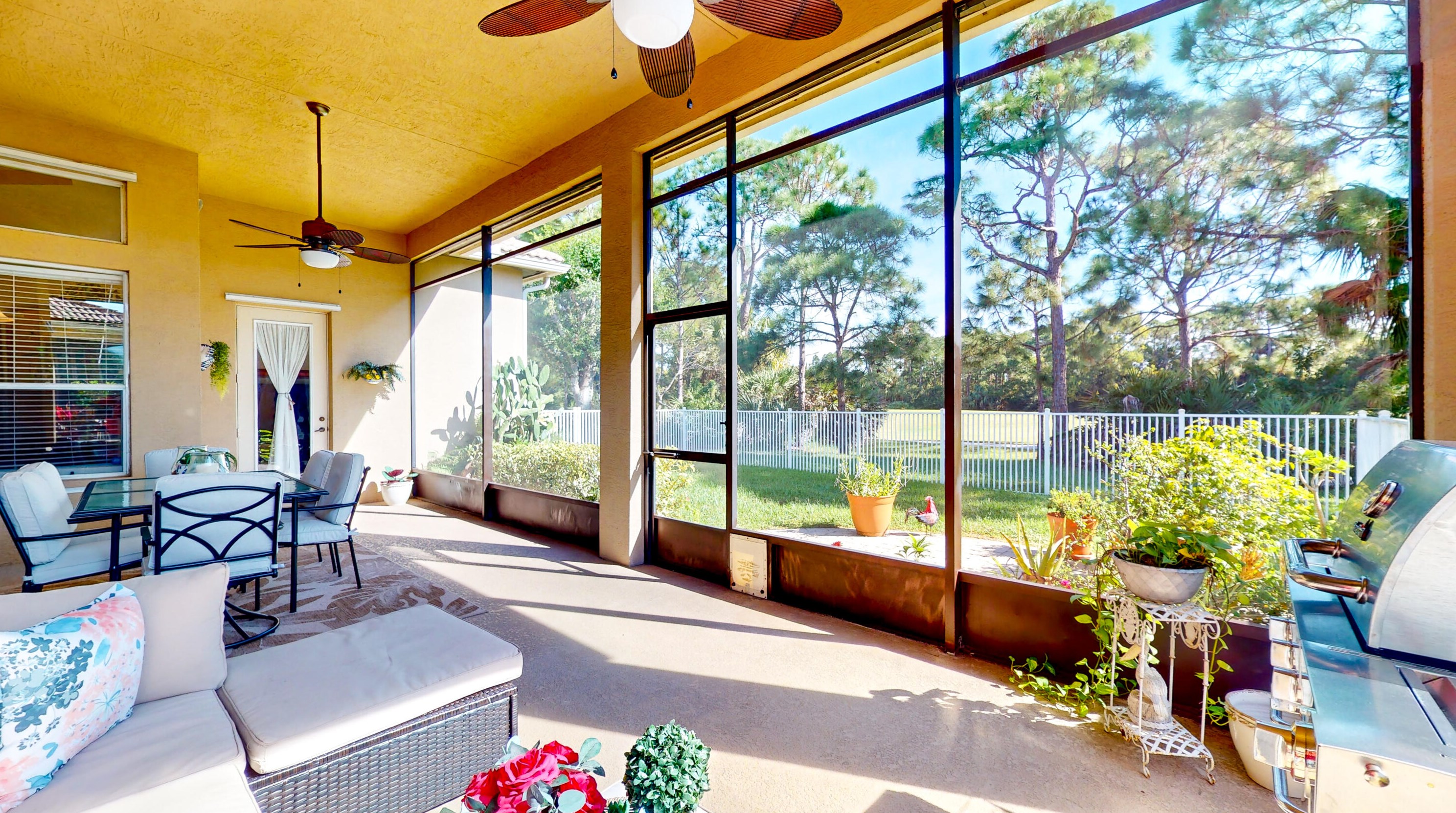 466 Dover Ct, Fort Pierce FL  34983-3414 exterior