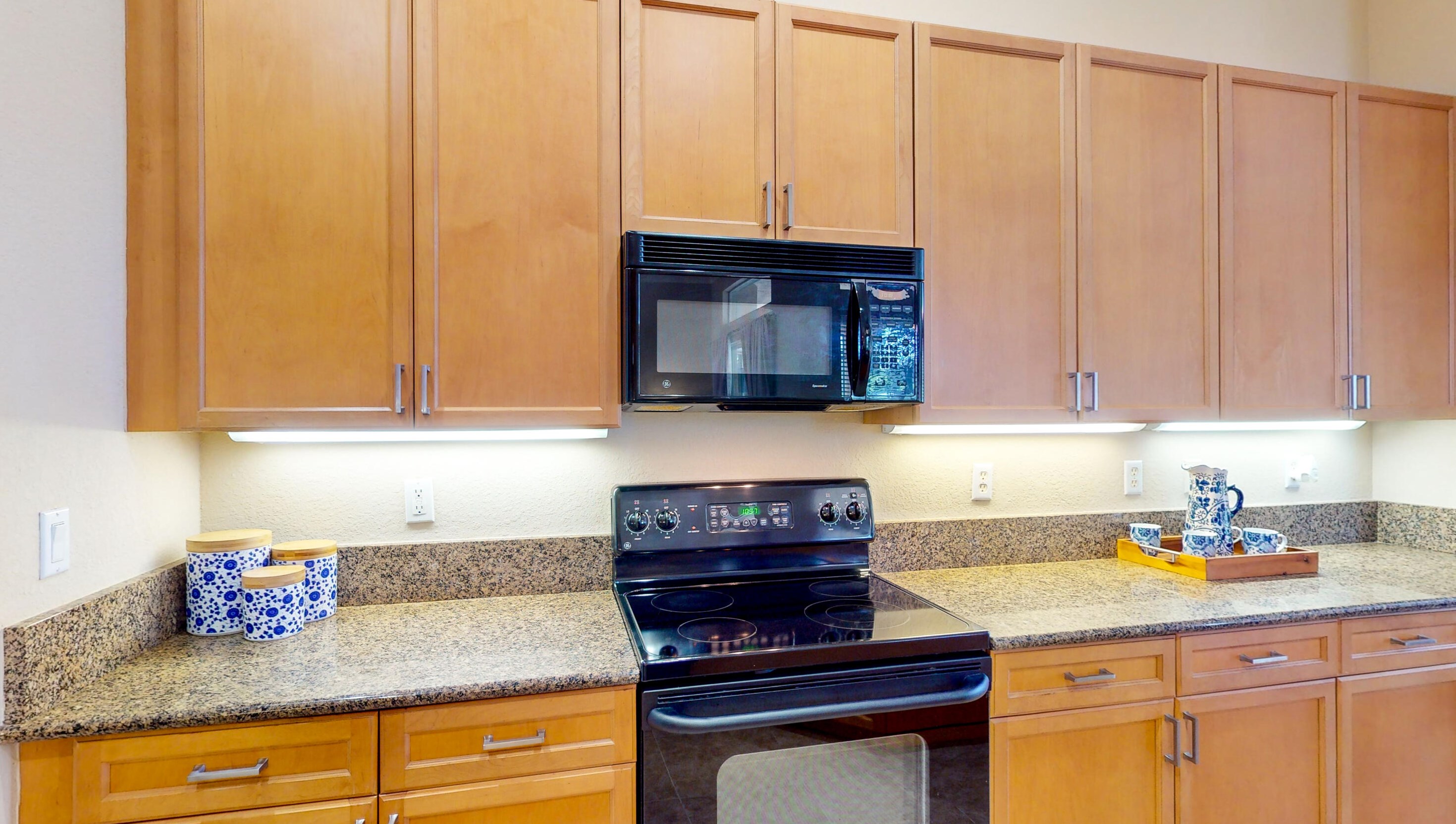 466 Dover Ct, Fort Pierce FL  34983-3414 exterior