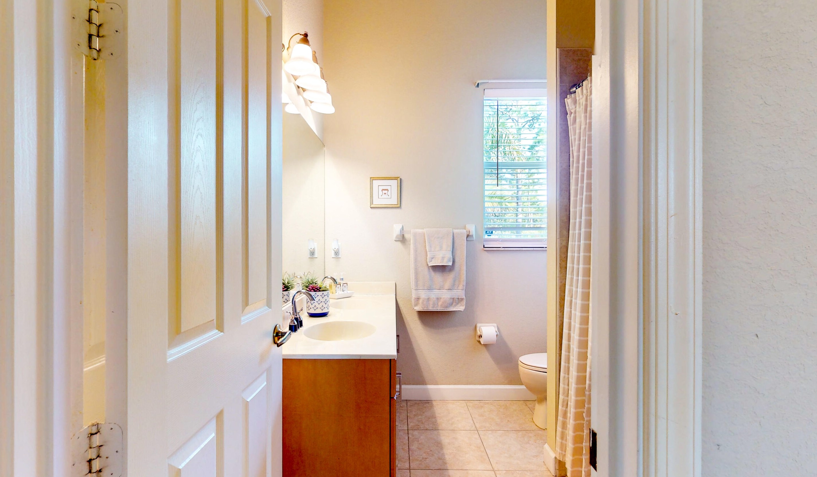 466 Dover Ct, Fort Pierce FL  34983-3414 exterior