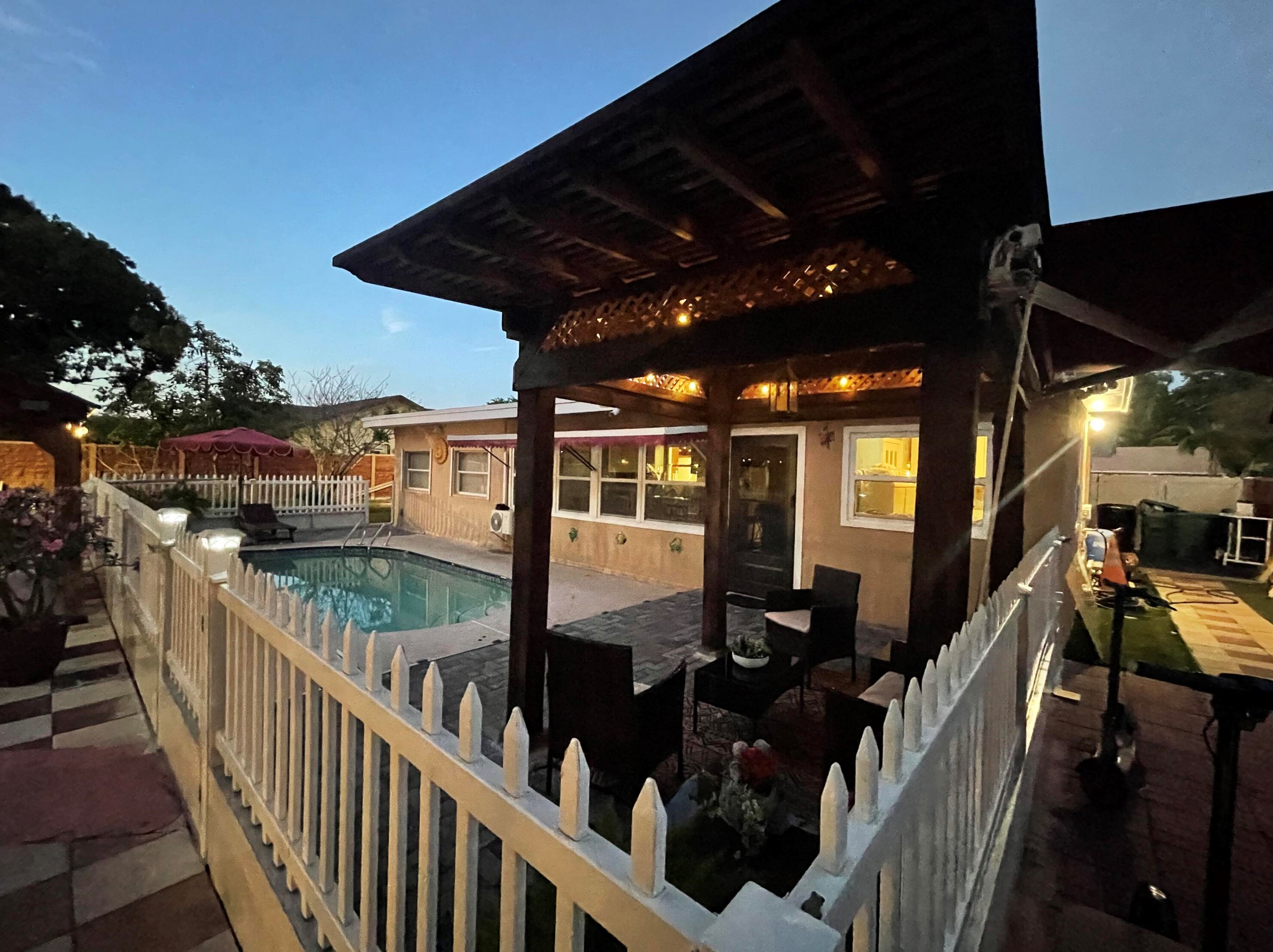 2142 Stonecrop St, Fort Pierce FL  34984-4732 exterior