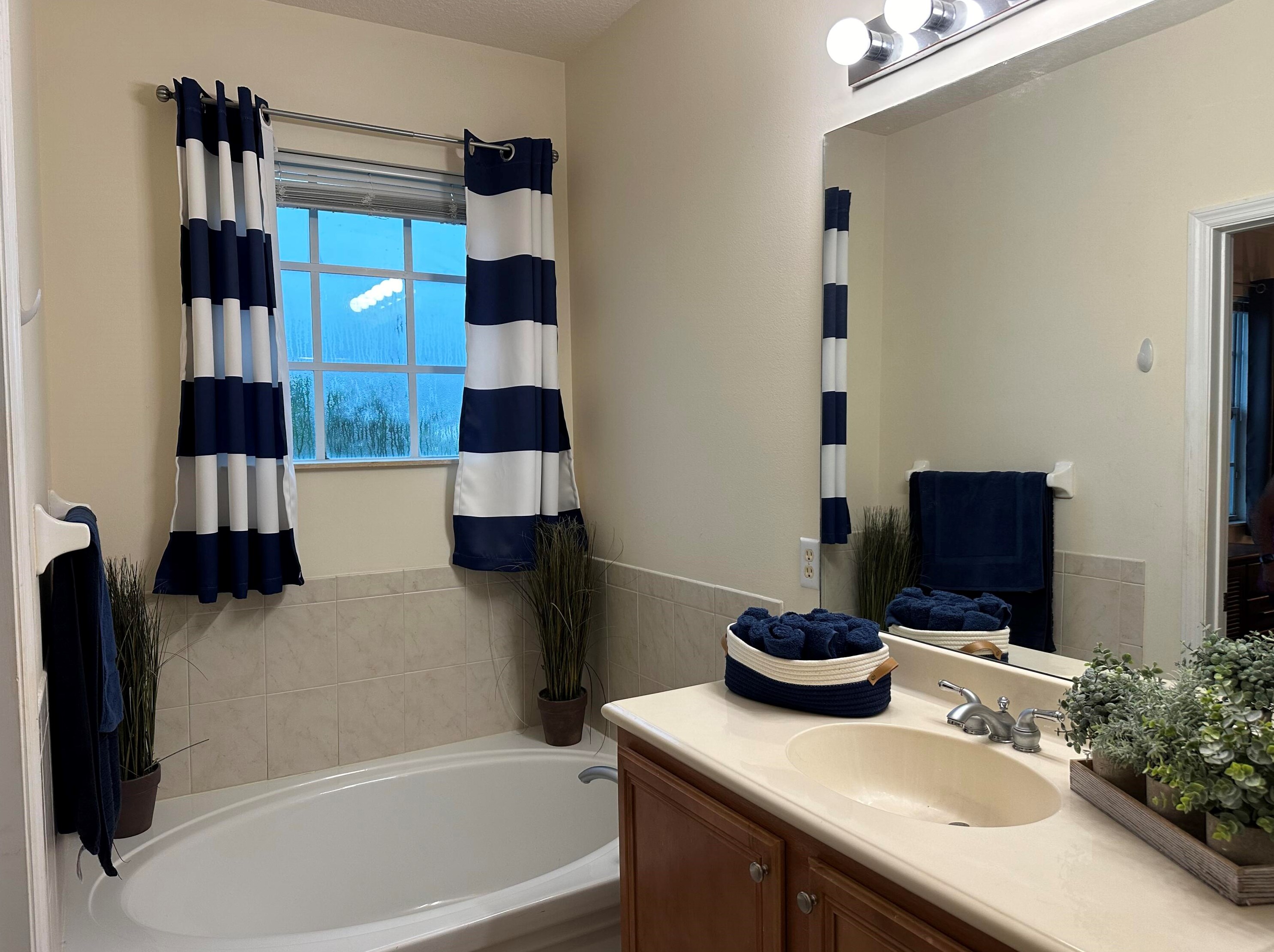 261 Bay Cedar Cir, Jupiter FL 33458-7108 exterior