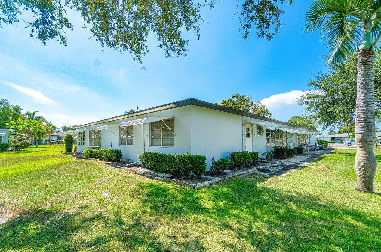 540 High Point Dr, Delray Beach FL  33445-3365 exterior