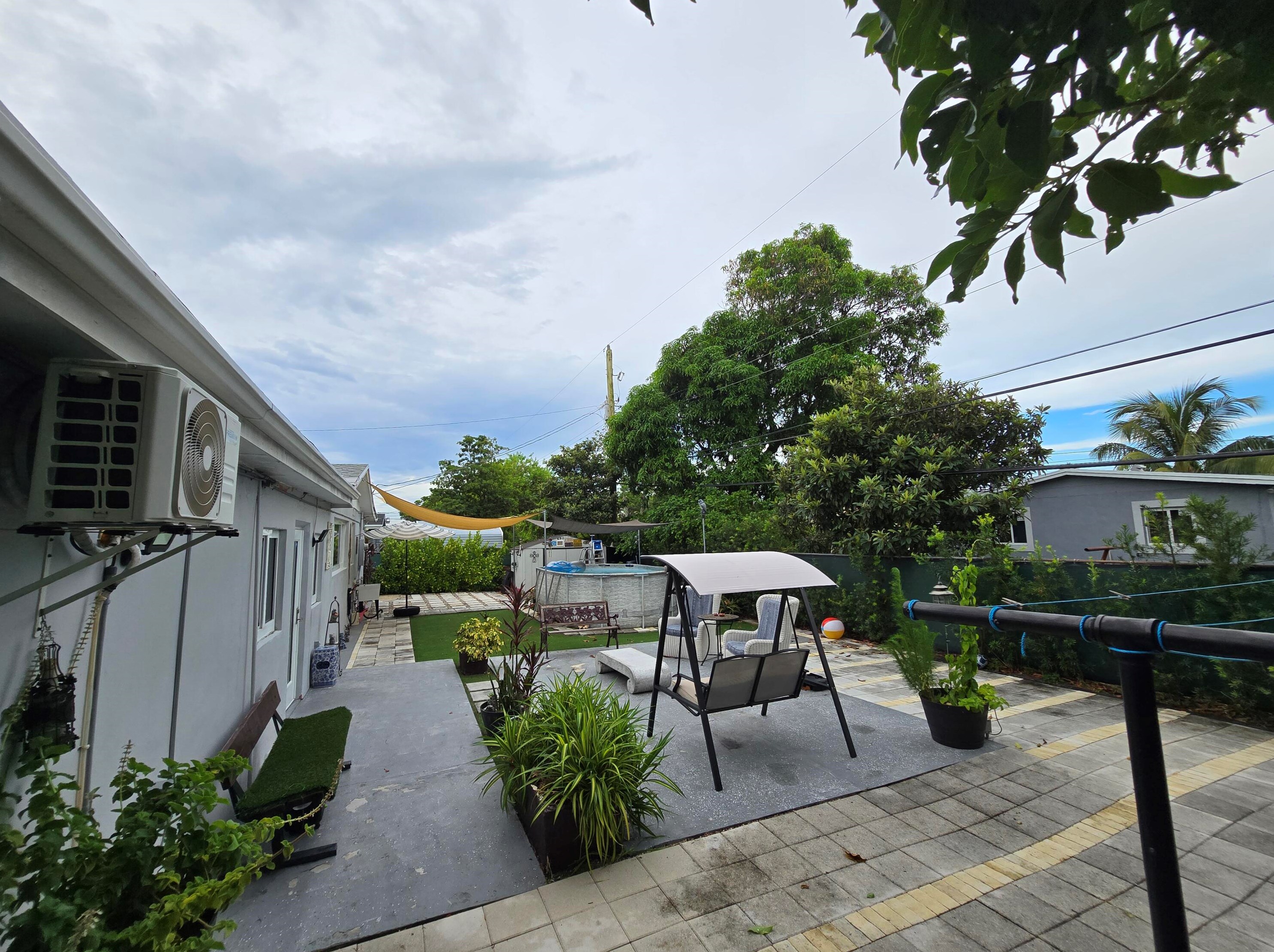 1500 175th St, Miami FL  33162-1441 exterior