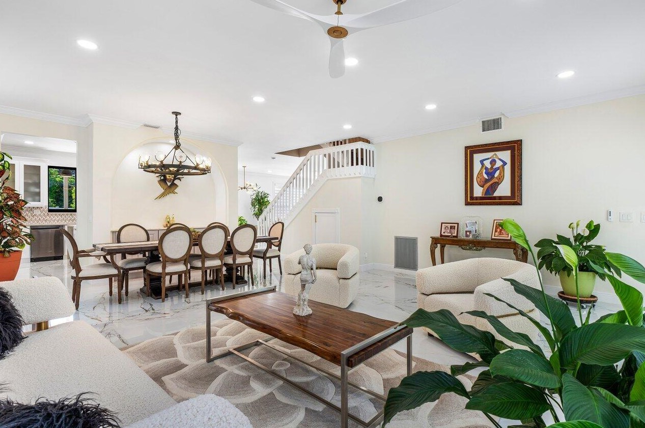 9160 Picot Ct, Boynton Beach FL 33472-2466 exterior