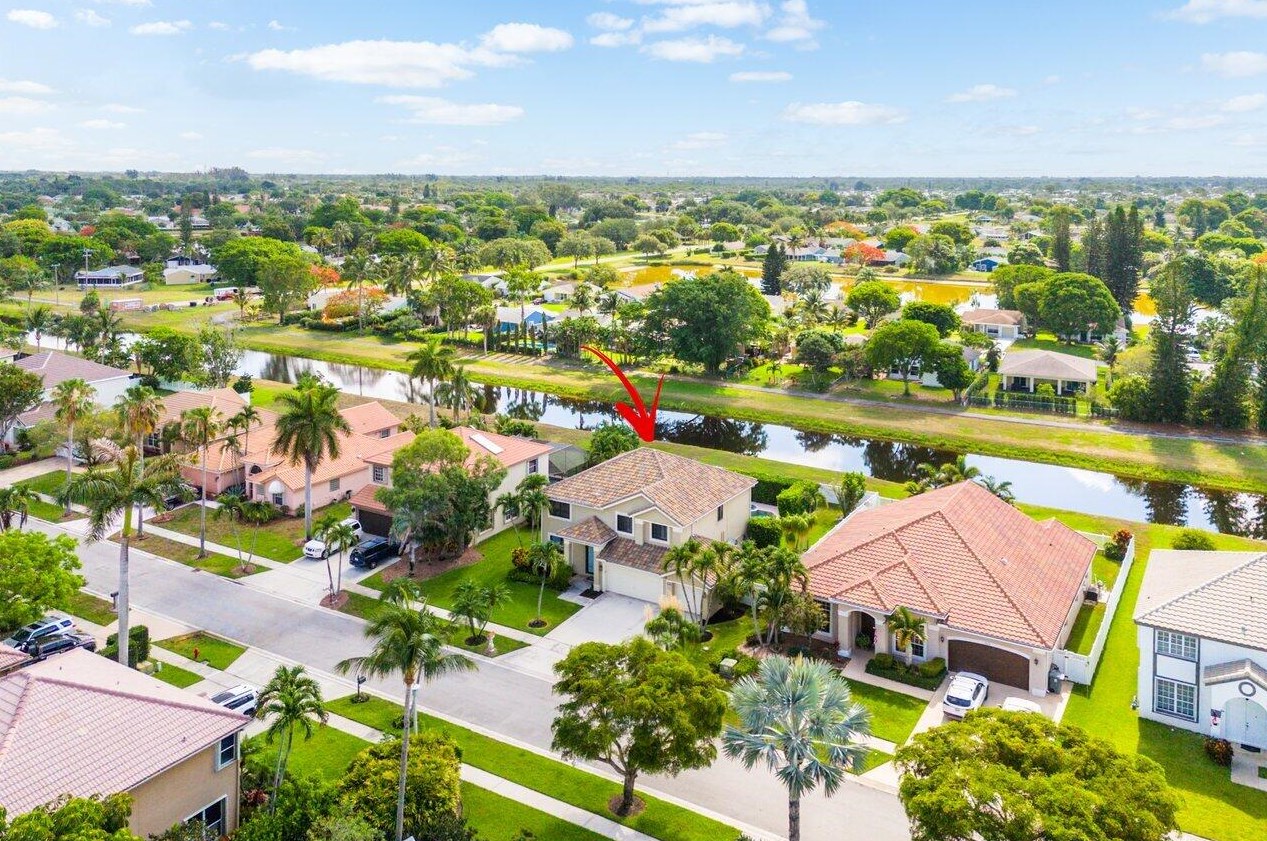 9160 Picot Ct, Boynton Beach FL 33472-2466 exterior