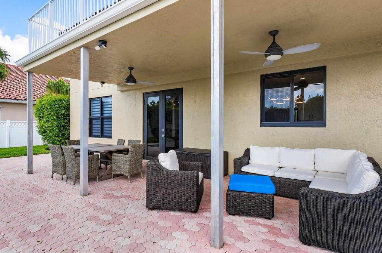 9160 Picot Ct, Boynton Beach FL 33472-2466 exterior