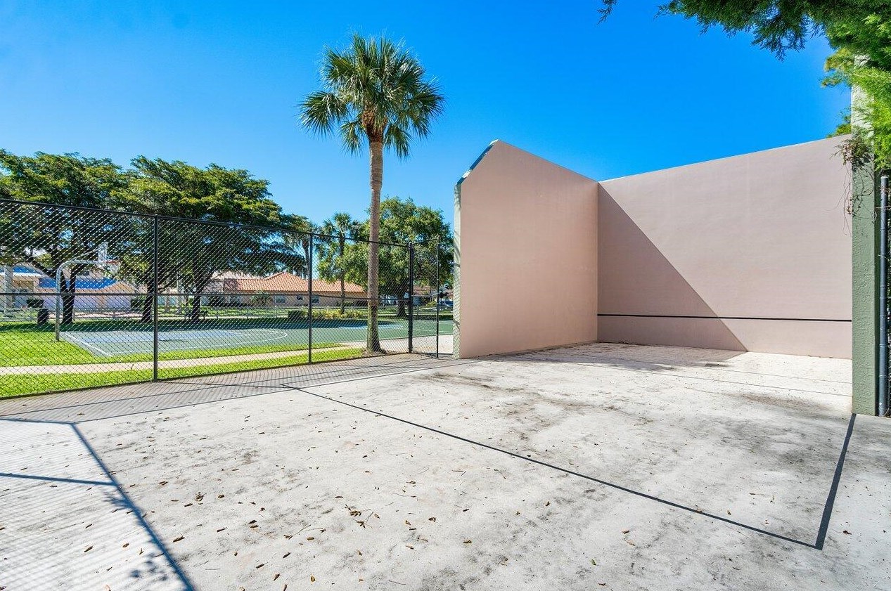 9160 Picot Ct, Boynton Beach FL 33472-2466 exterior