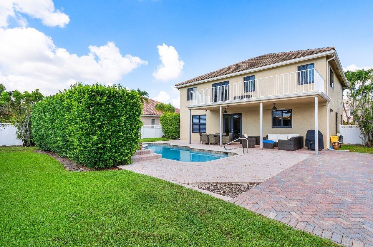 9160 Picot Ct, Boynton Beach FL 33472-2466 exterior