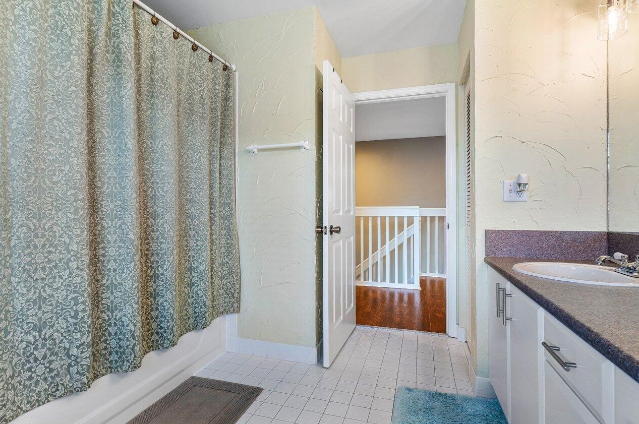 9160 Picot Ct, Boynton Beach FL 33472-2466 exterior