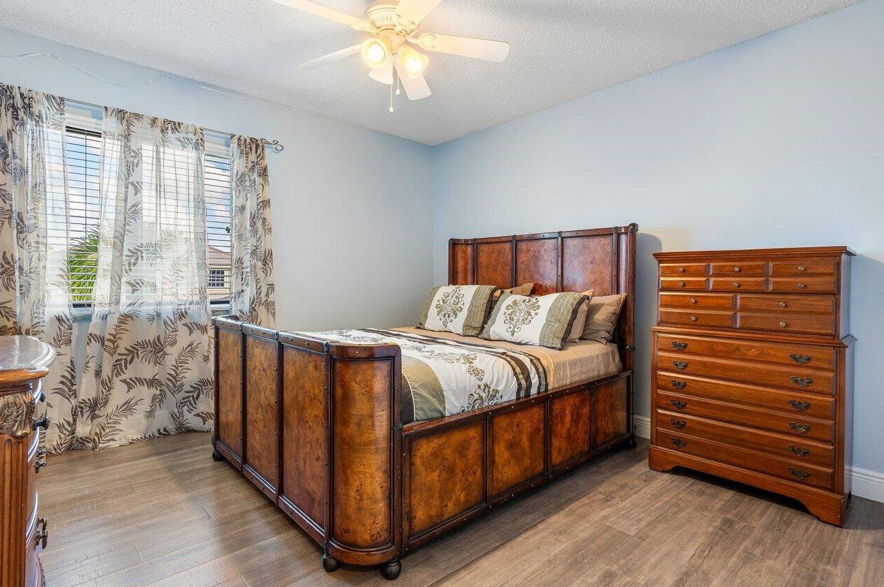 9160 Picot Ct, Boynton Beach FL 33472-2466 exterior