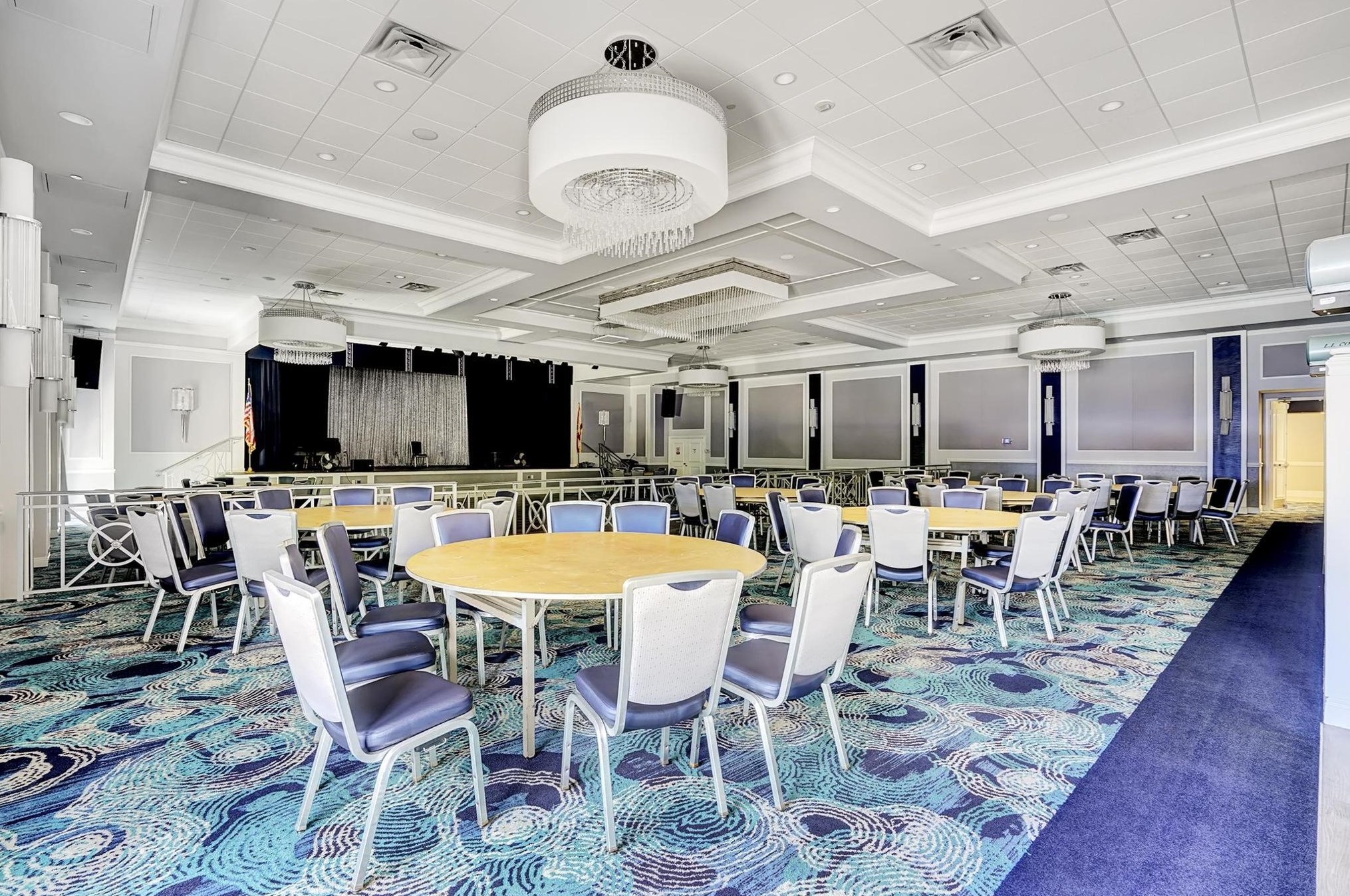 5283 Europa Dr, Boynton Beach FL 33437-2154 exterior