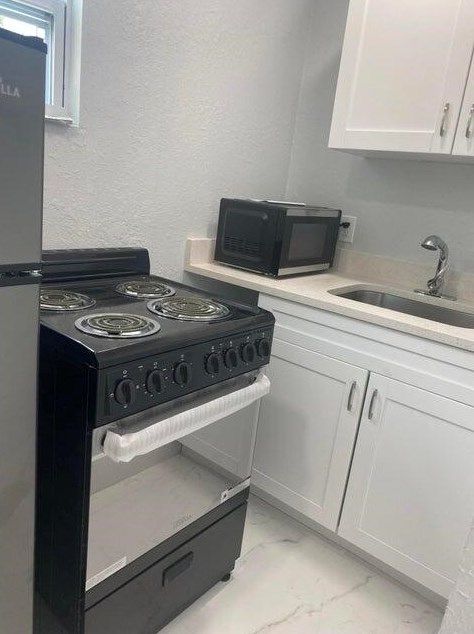 614 N St, Lake Worth FL 33460-4957 exterior