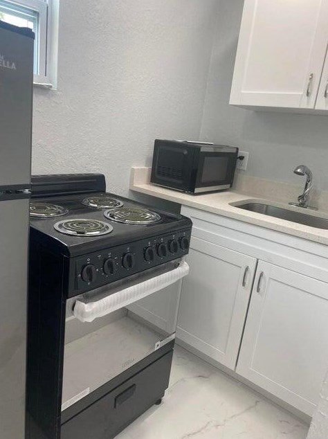 614 N St, Lake Worth FL 33460-4957 exterior