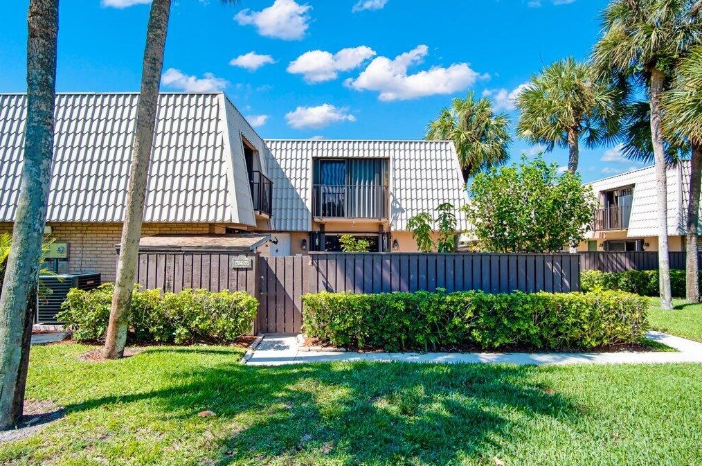 6206 62nd Way, West Palm Beach, FL 33409-7130