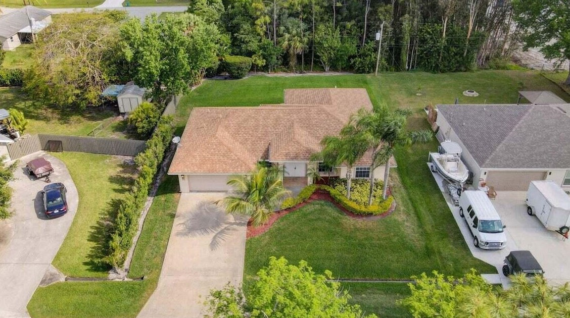 1273 Granville Ave, Fort Pierce, FL 34953-2357