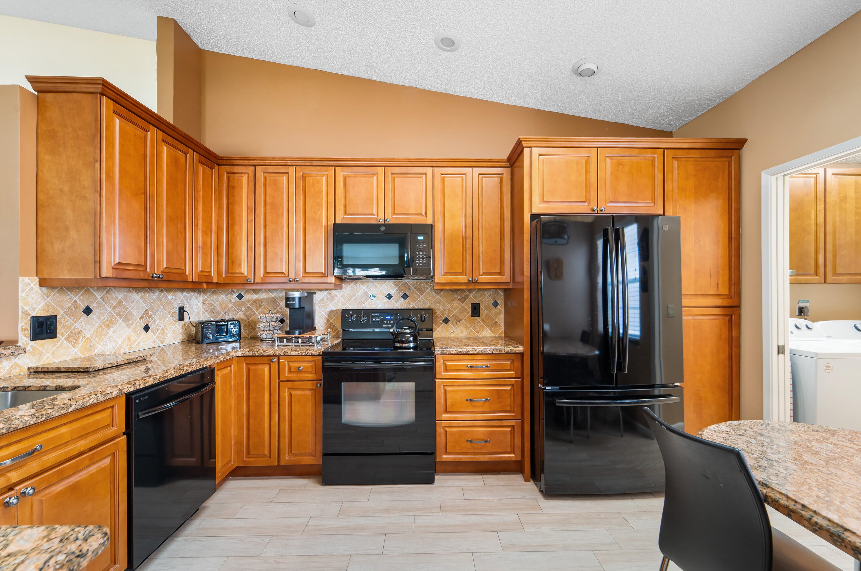 6351 Pointe Pleasant Cir, Delray Beach, FL 33484