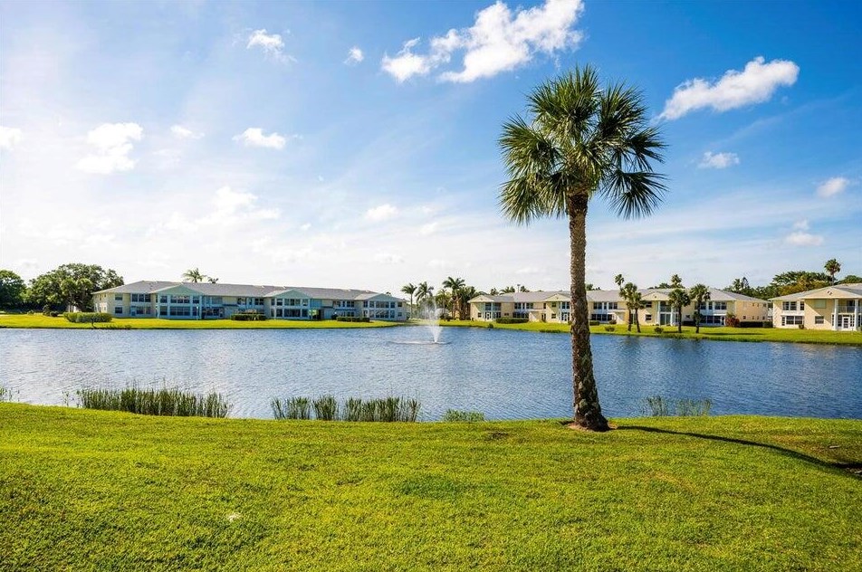 428 Grove Isle Cir, Vero Beach, FL 32962-8505
