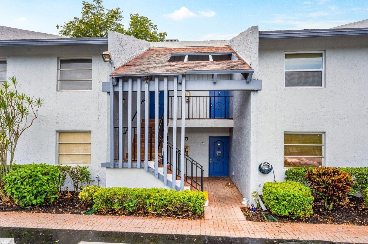 14797 Cumberland Dr, Delray Beach, FL 33446-1310