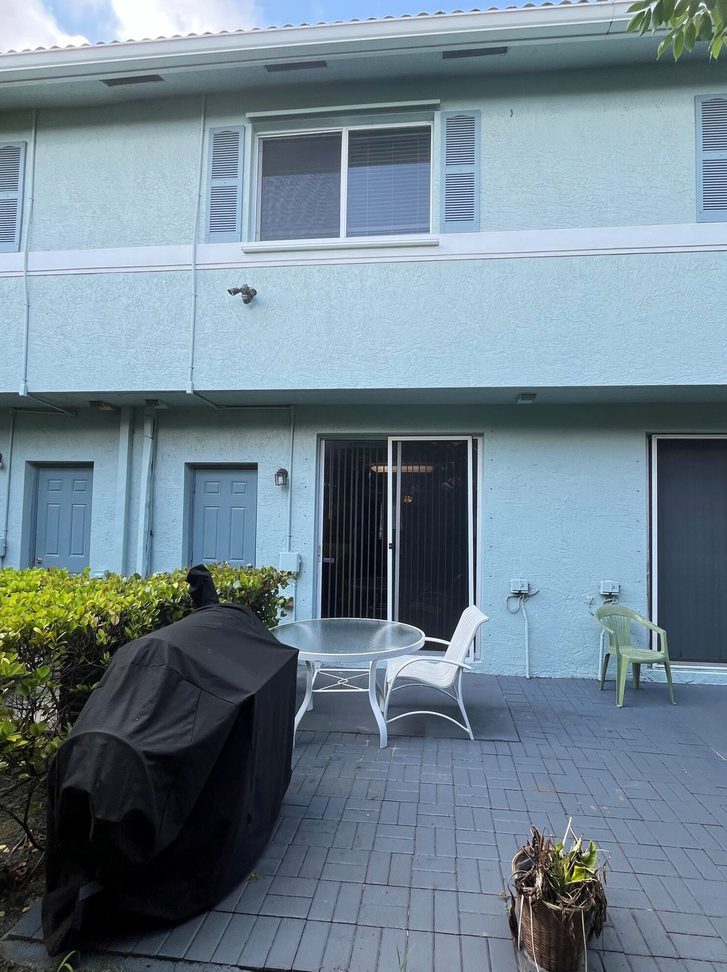 1910 Alamanda Way, West Palm Beach, FL 33404