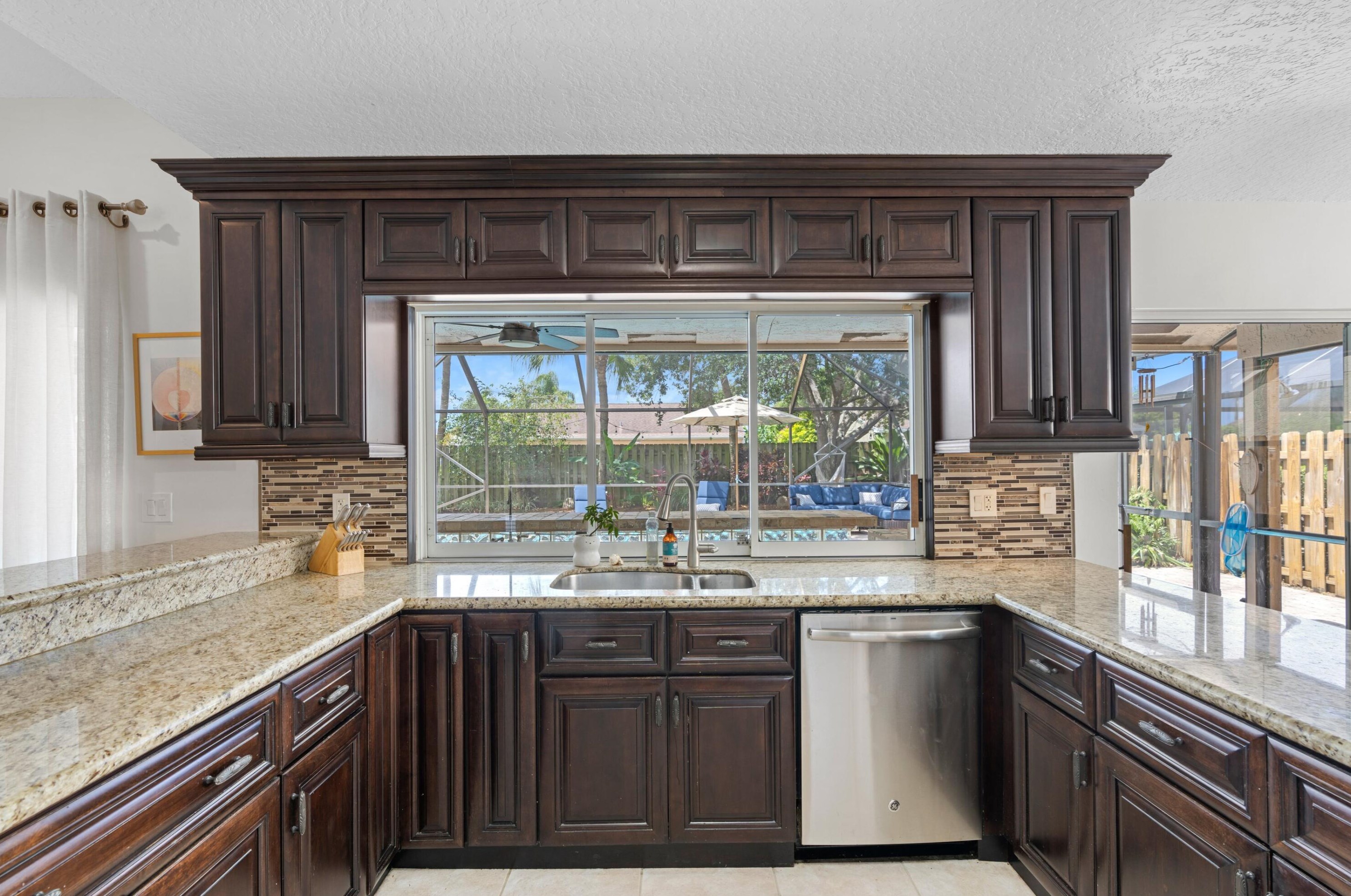 5665 Descartes Cir, Boynton Beach FL 33472-2427 exterior