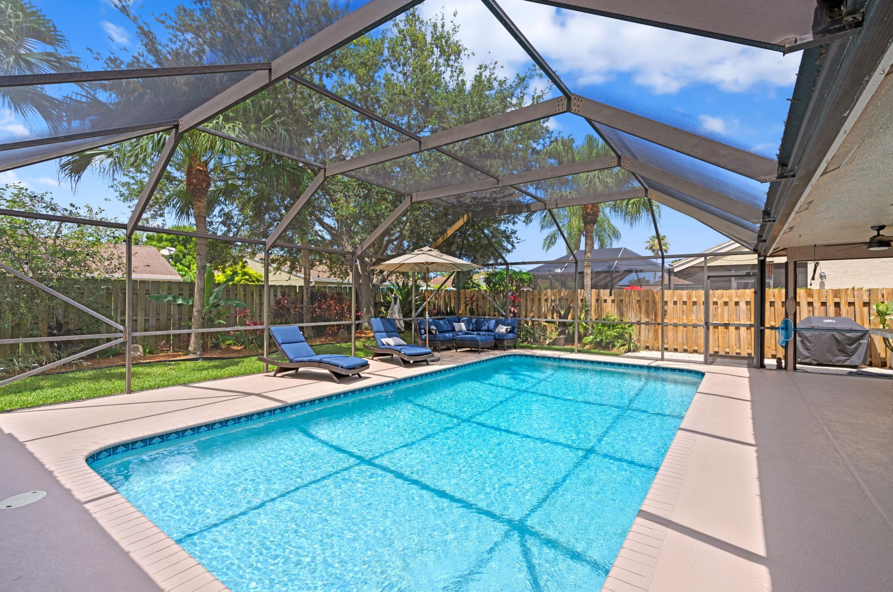 5665 Descartes Cir, Boynton Beach FL 33472-2427 exterior