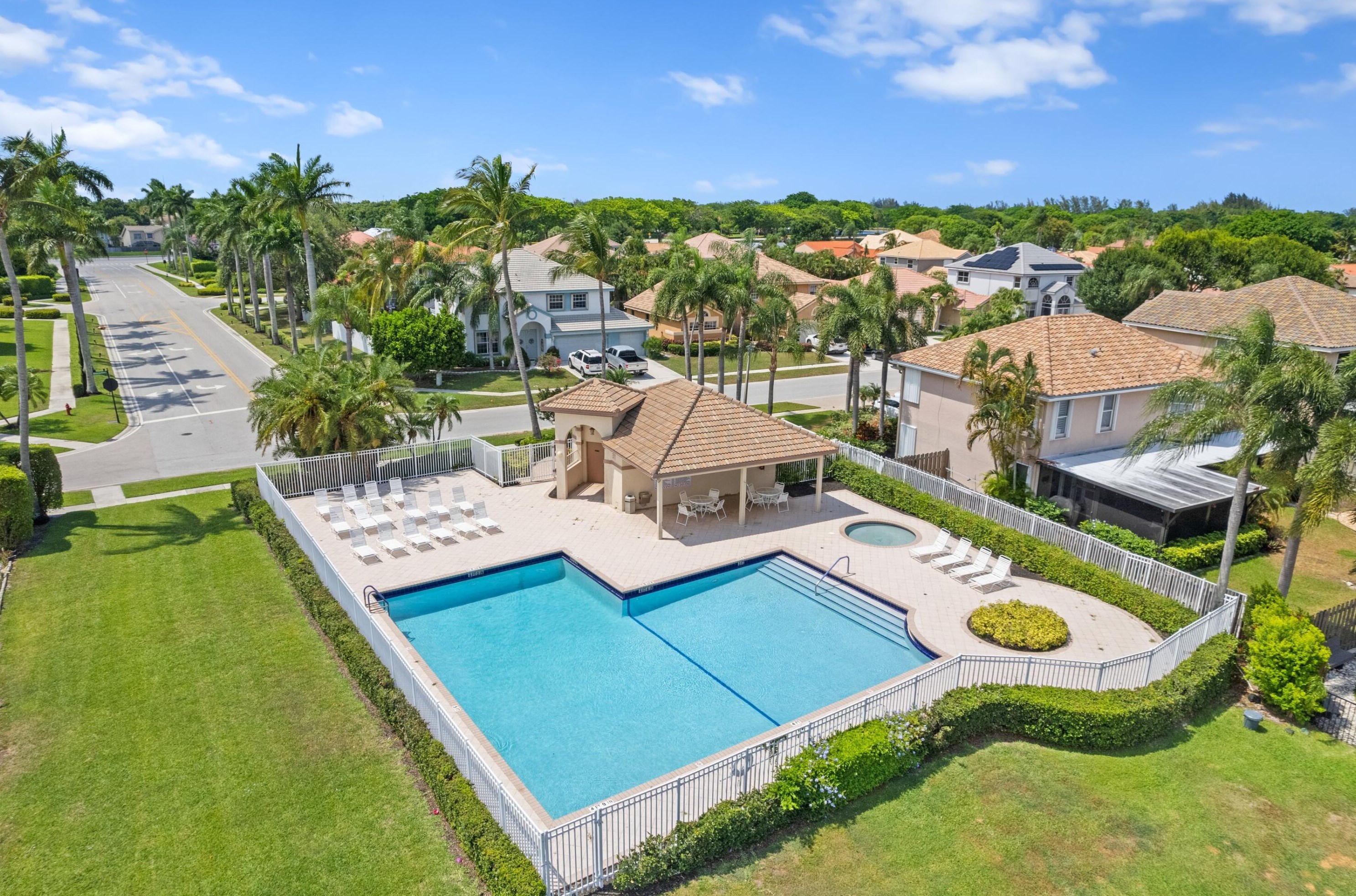 5665 Descartes Cir, Boynton Beach FL 33472-2427 exterior