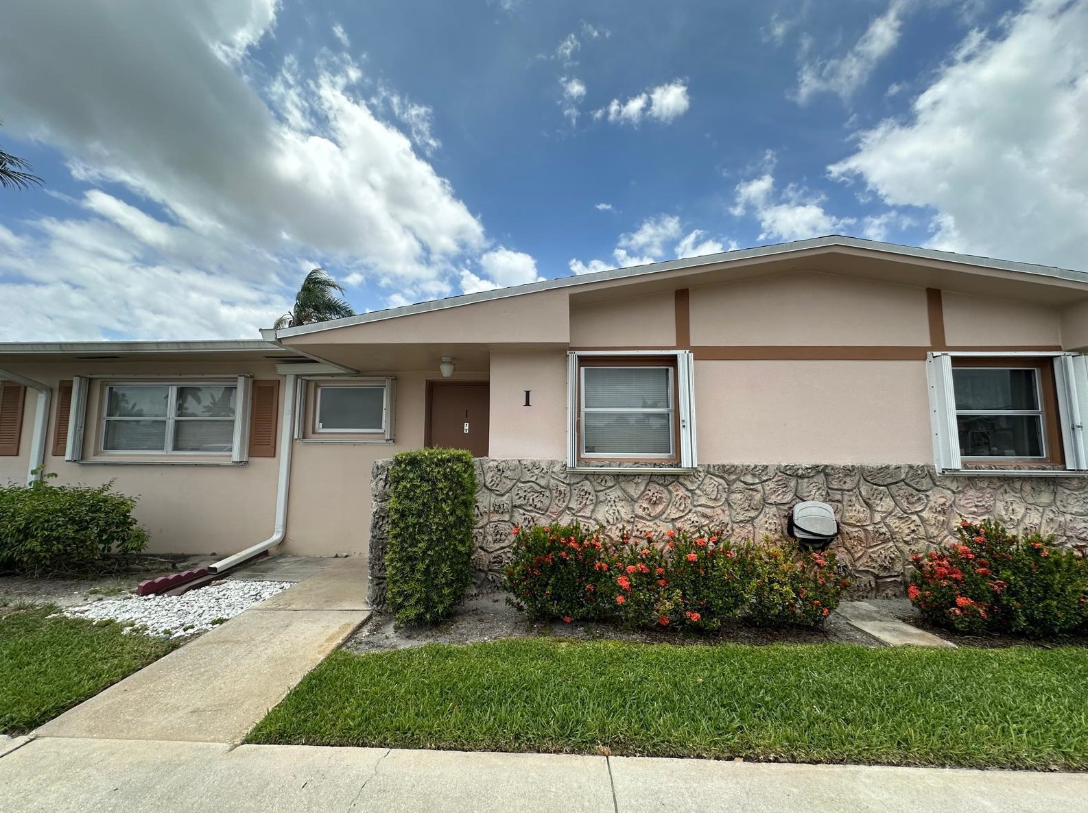 2787 Dudley Dr, West Palm Beach, FL 33415-8722