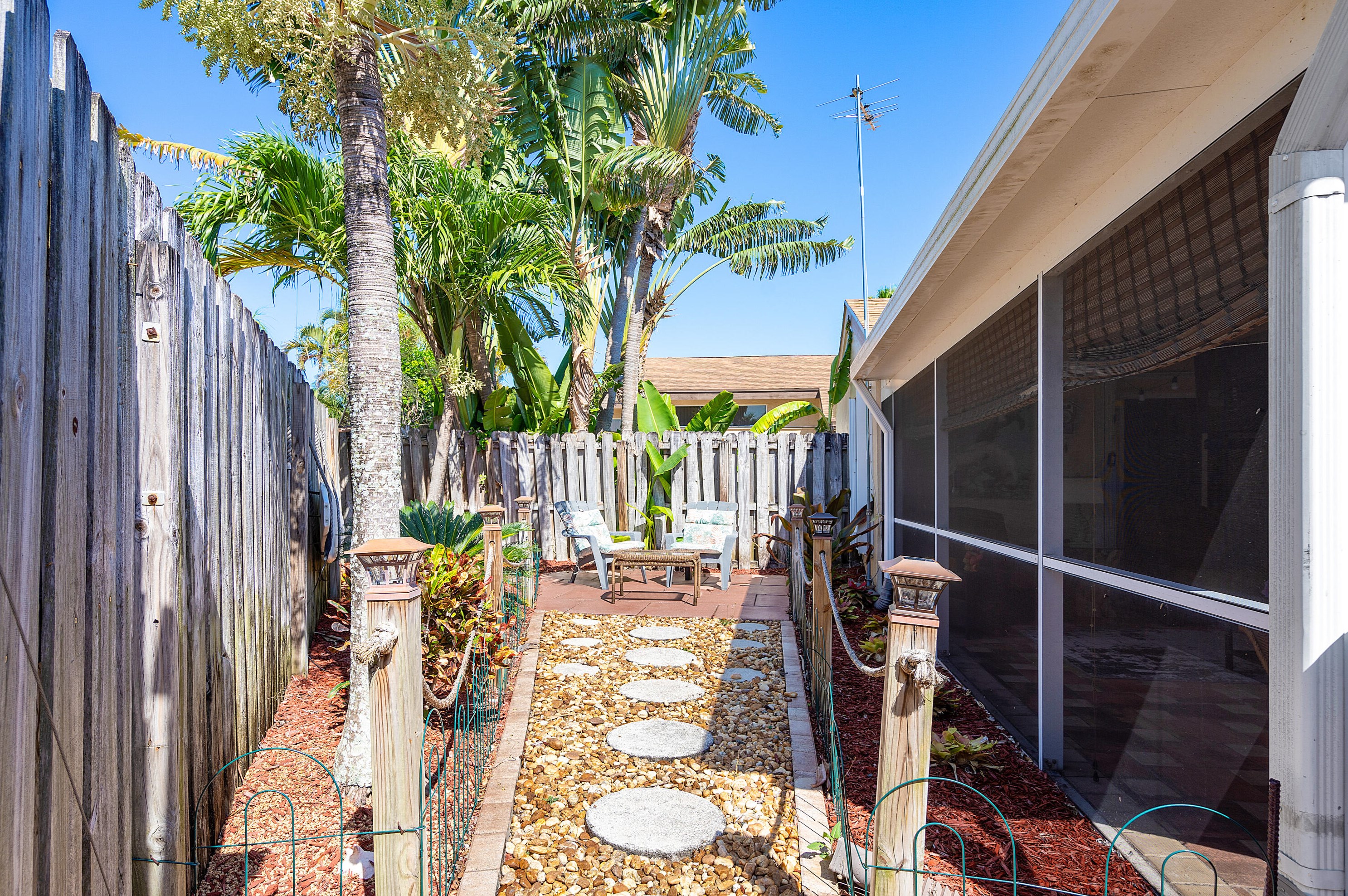 71 King Fisher Way, Boynton Beach FL  33436-9081 exterior