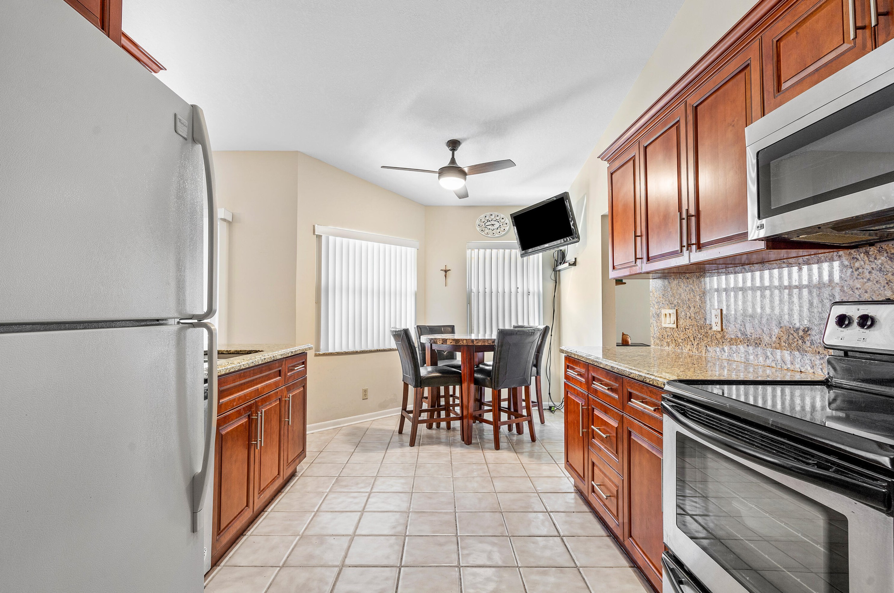 71 King Fisher Way, Boynton Beach FL  33436-9081 exterior