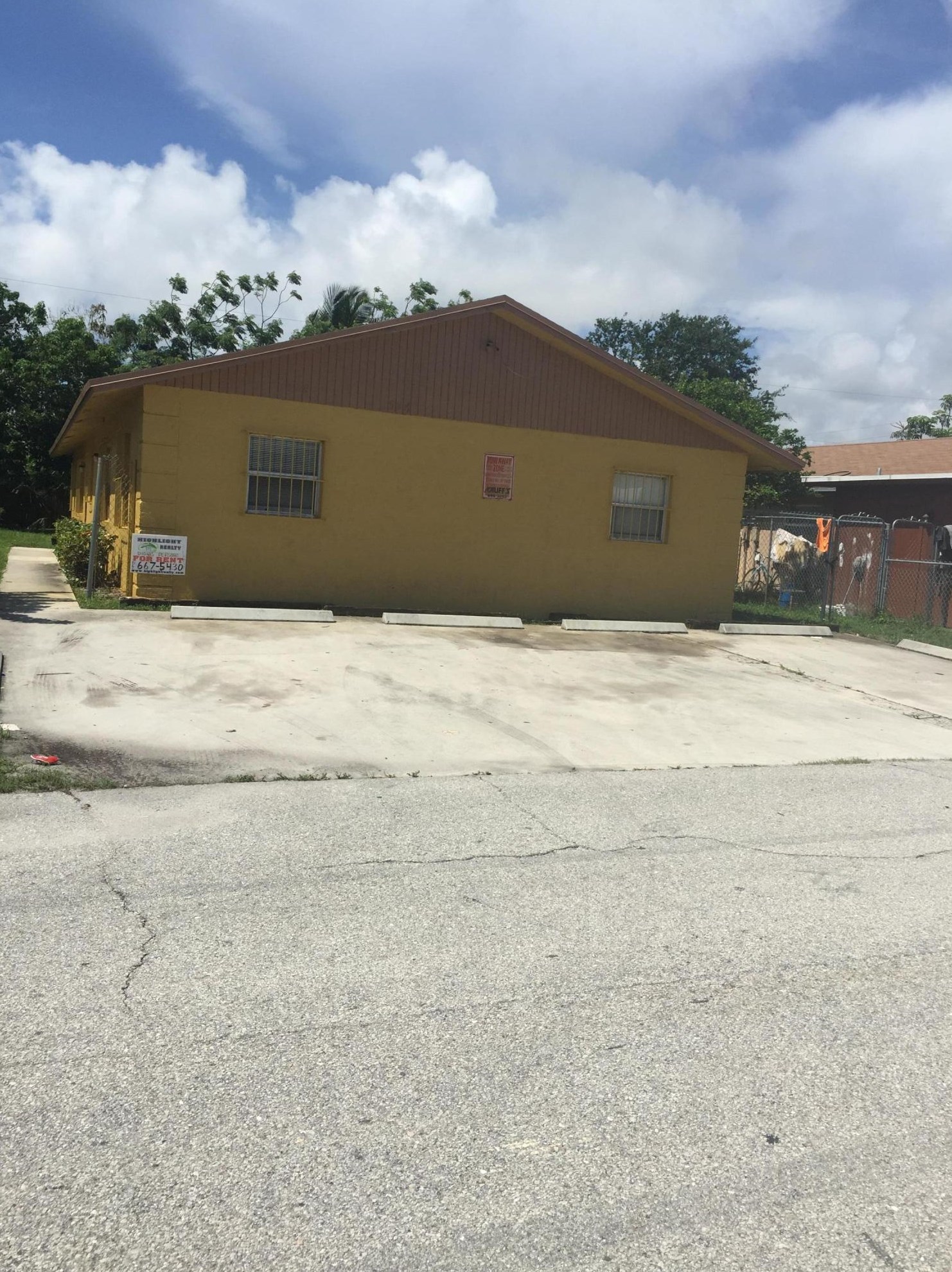 328 Mockingbird Ln, Lake Worth, FL 33462-1744