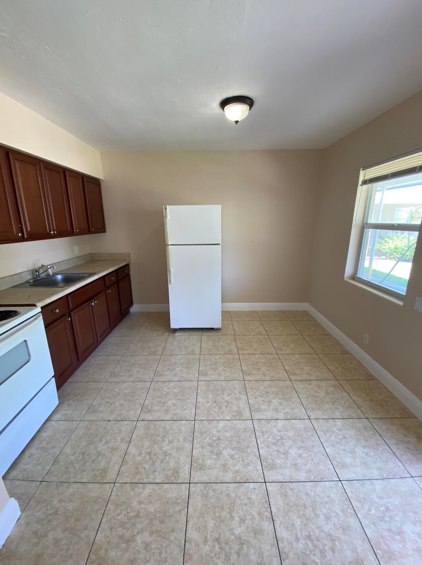 4820 Maine St #1, Lake Worth, FL 33461