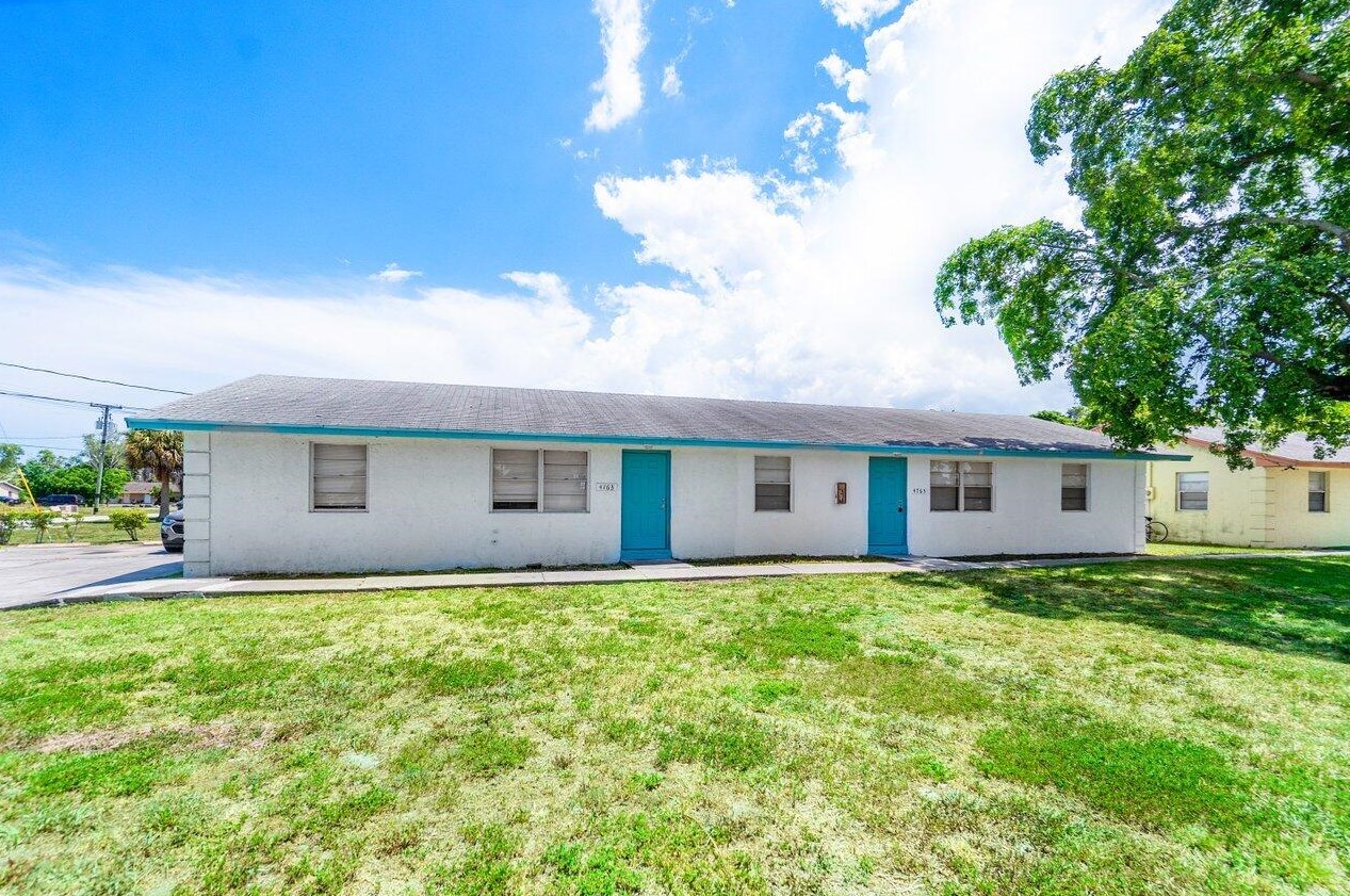 4765 Gulfstream Rd, Lake Worth, FL 33461
